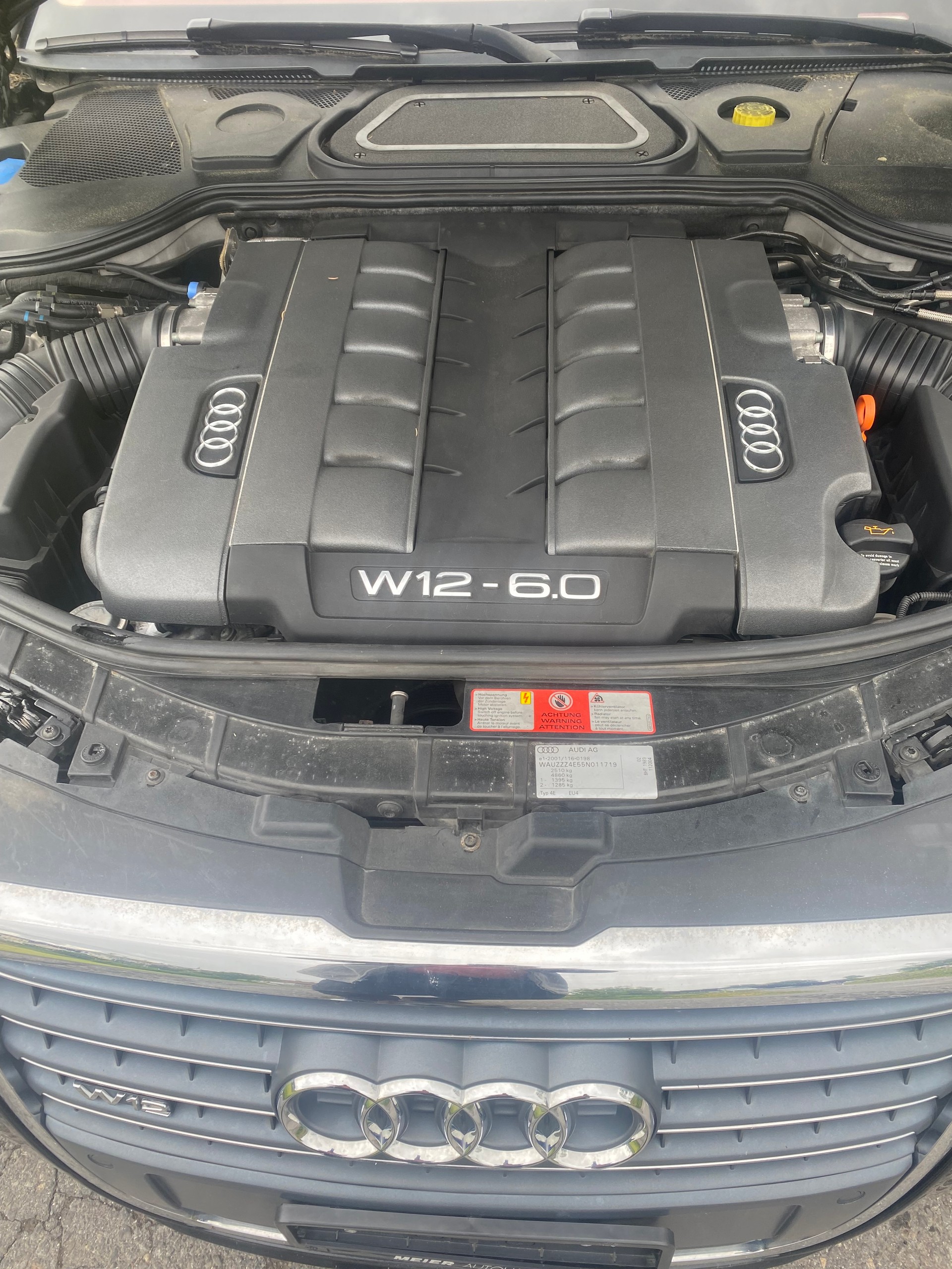 AUDI A8 6.0 quattro tiptronic-image-6