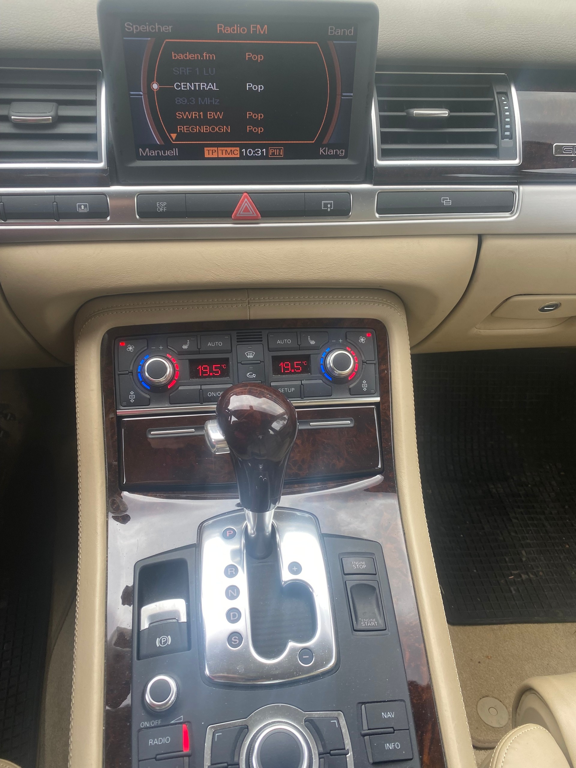 AUDI A8 6.0 quattro tiptronic-image-5
