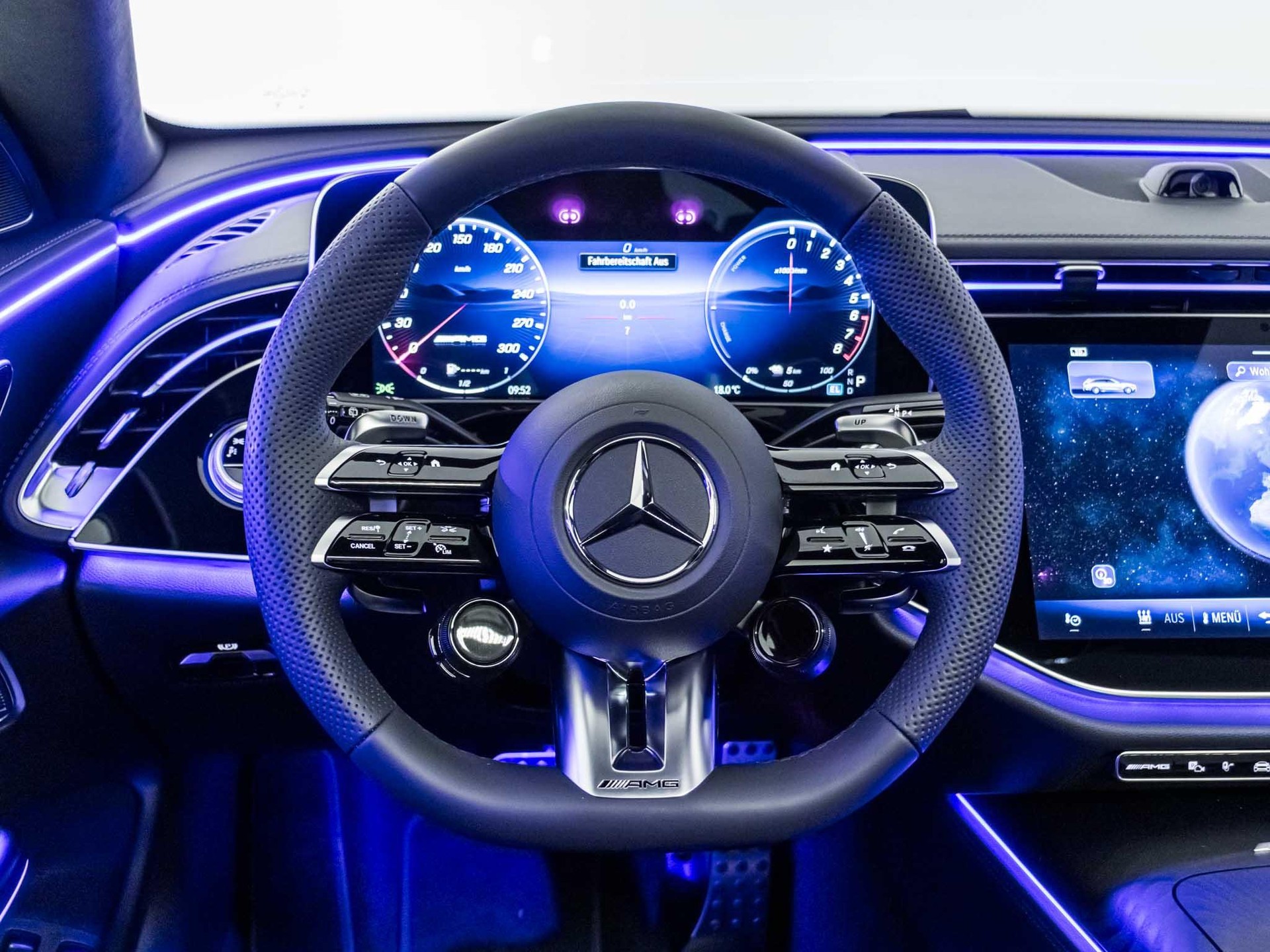MERCEDES-BENZ E 53 AMG Hybrid 4MATIC+ T-Modell-image-10