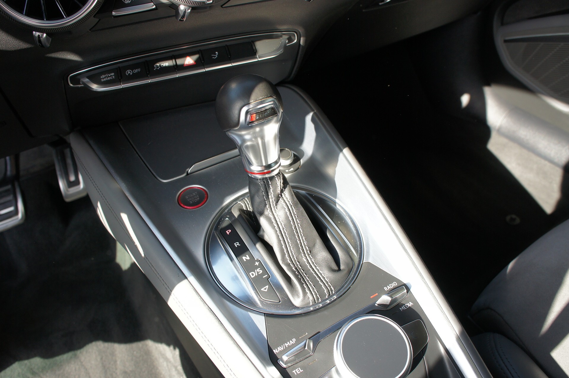AUDI TTS Coupé 2.0 TFSI quattro S-tronic-image-13