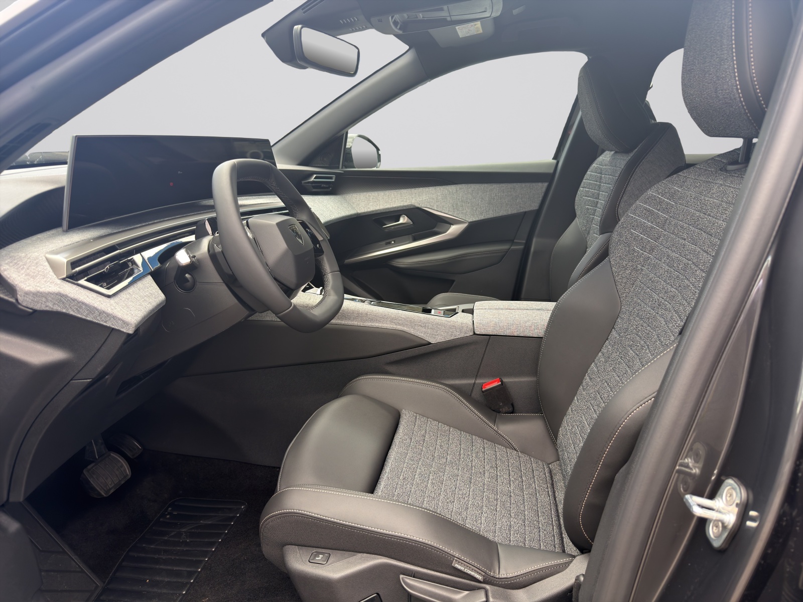 PEUGEOT 3008 NEW 73kWh AWD Allure P-image-4