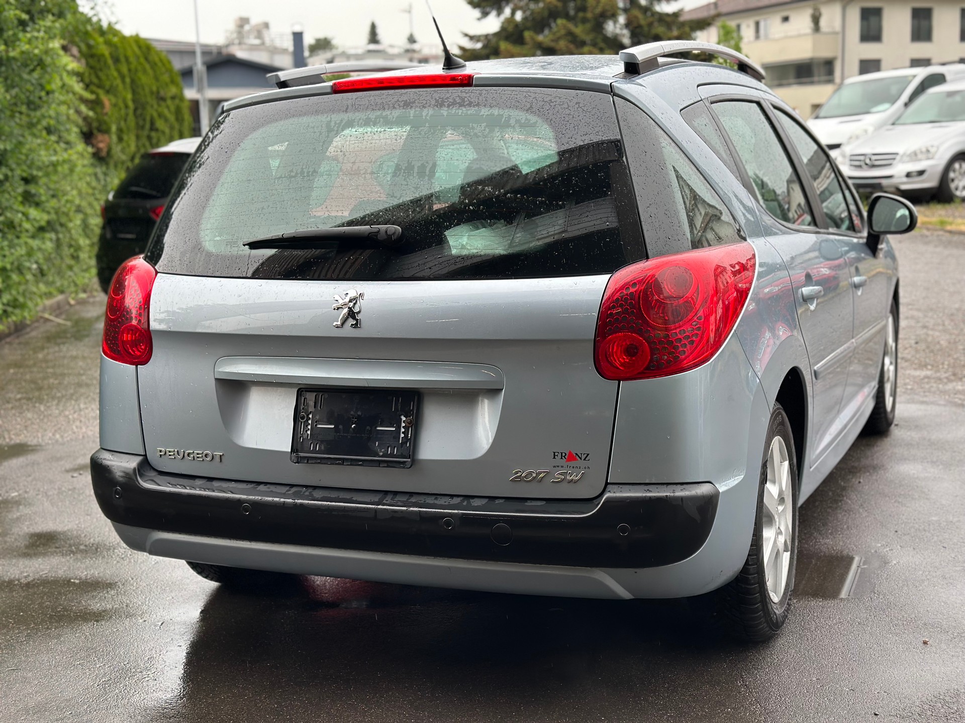 PEUGEOT 207 SW 1.4 16V Millesim 200-image-3