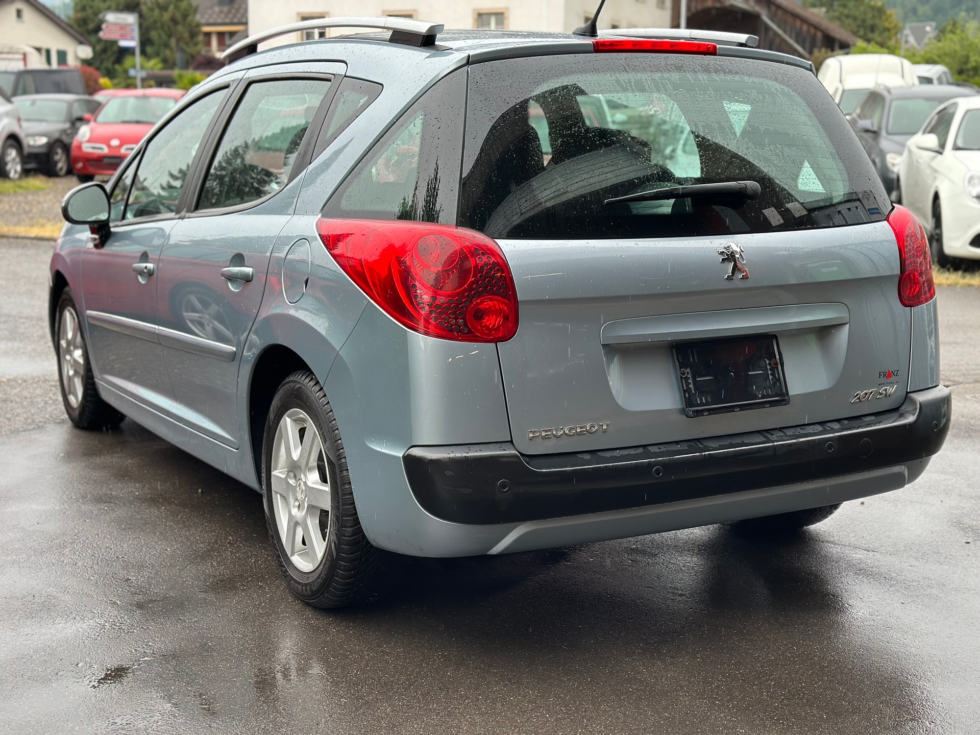 PEUGEOT 207 SW 1.4 16V Millesim 200-image-5