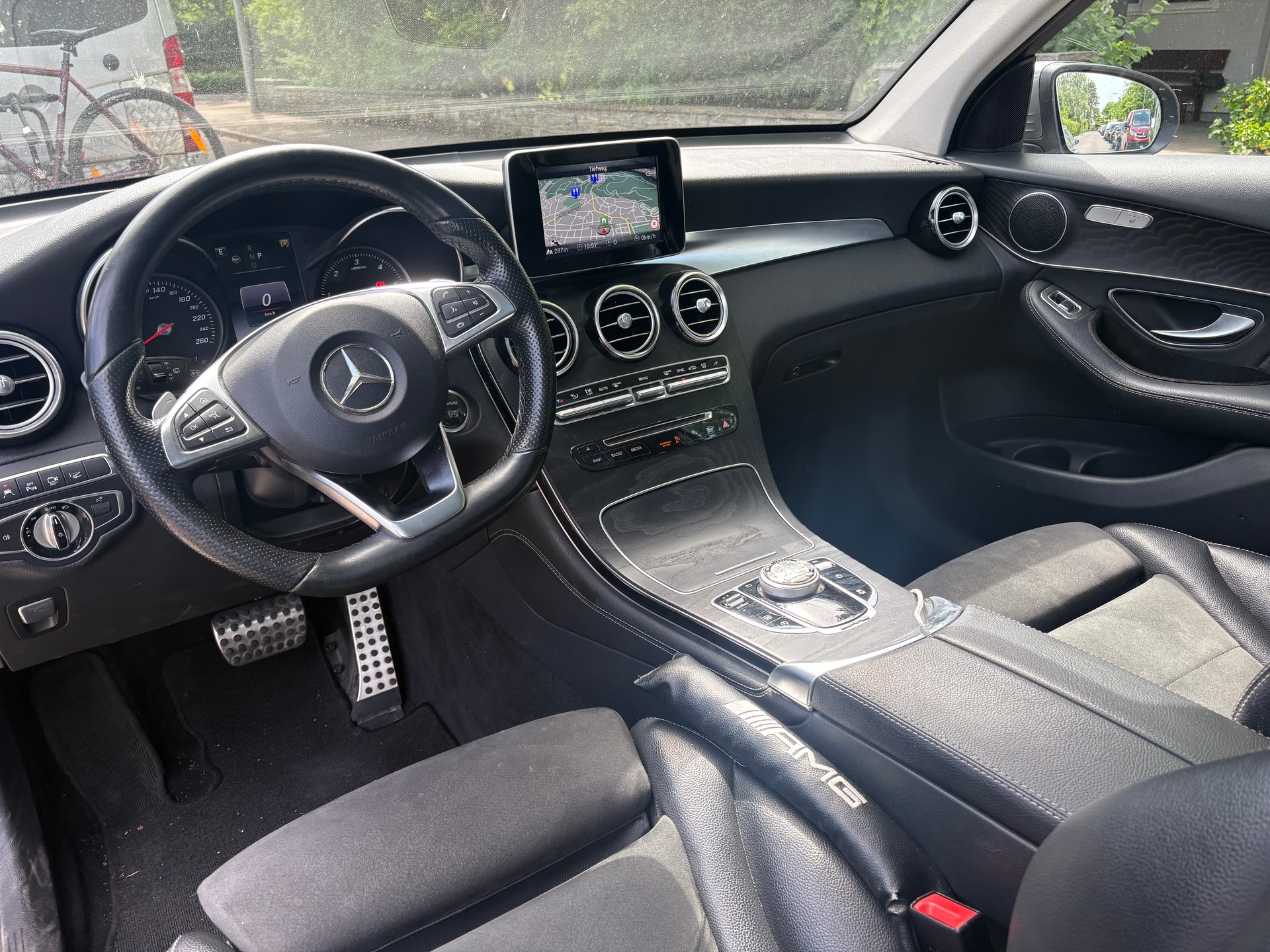 MERCEDES-BENZ GLC 250 d AMG Line 4m-image-5