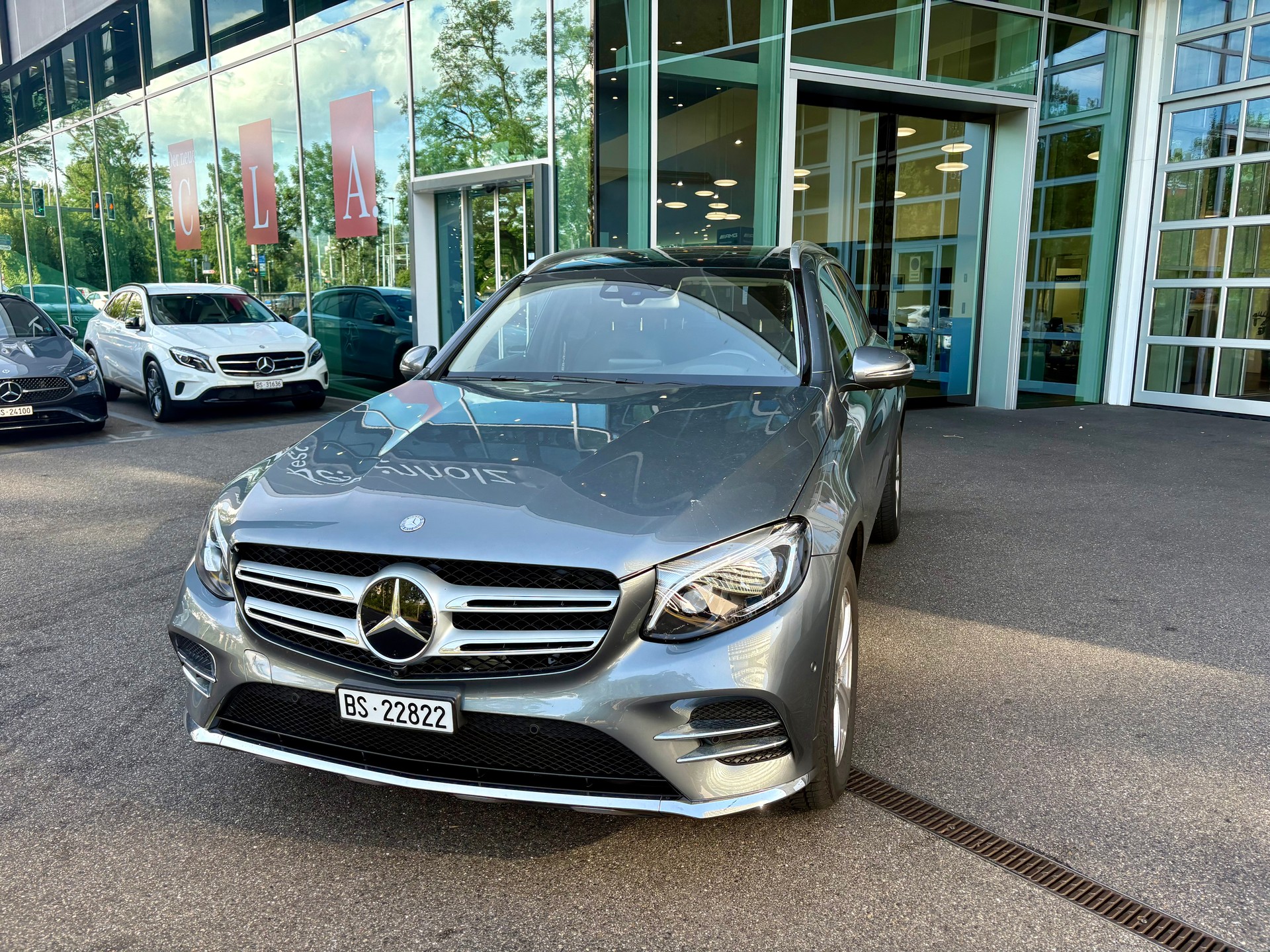 MERCEDES-BENZ GLC 250 d AMG Line 4m-image-4