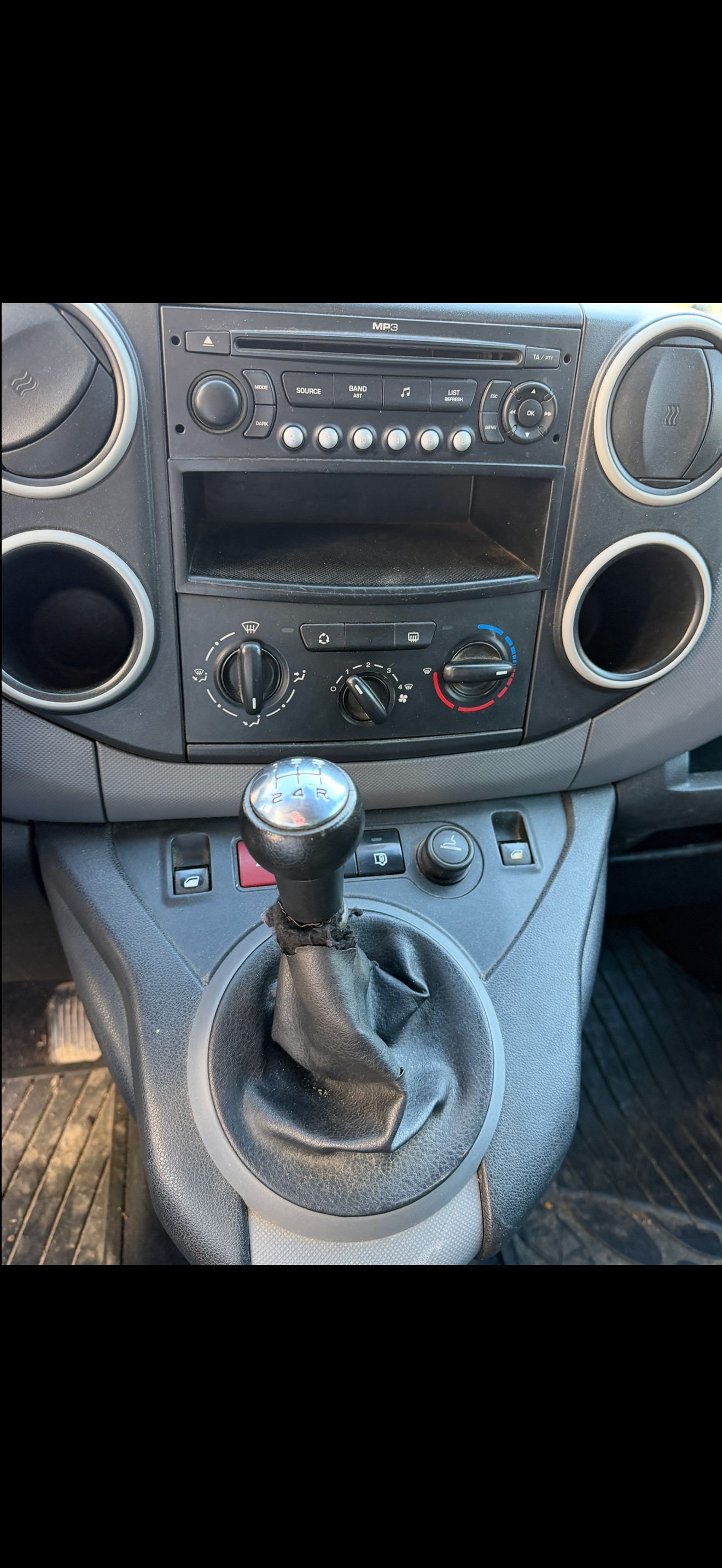 PEUGEOT Partner 1.6 HDI Urban-image-7