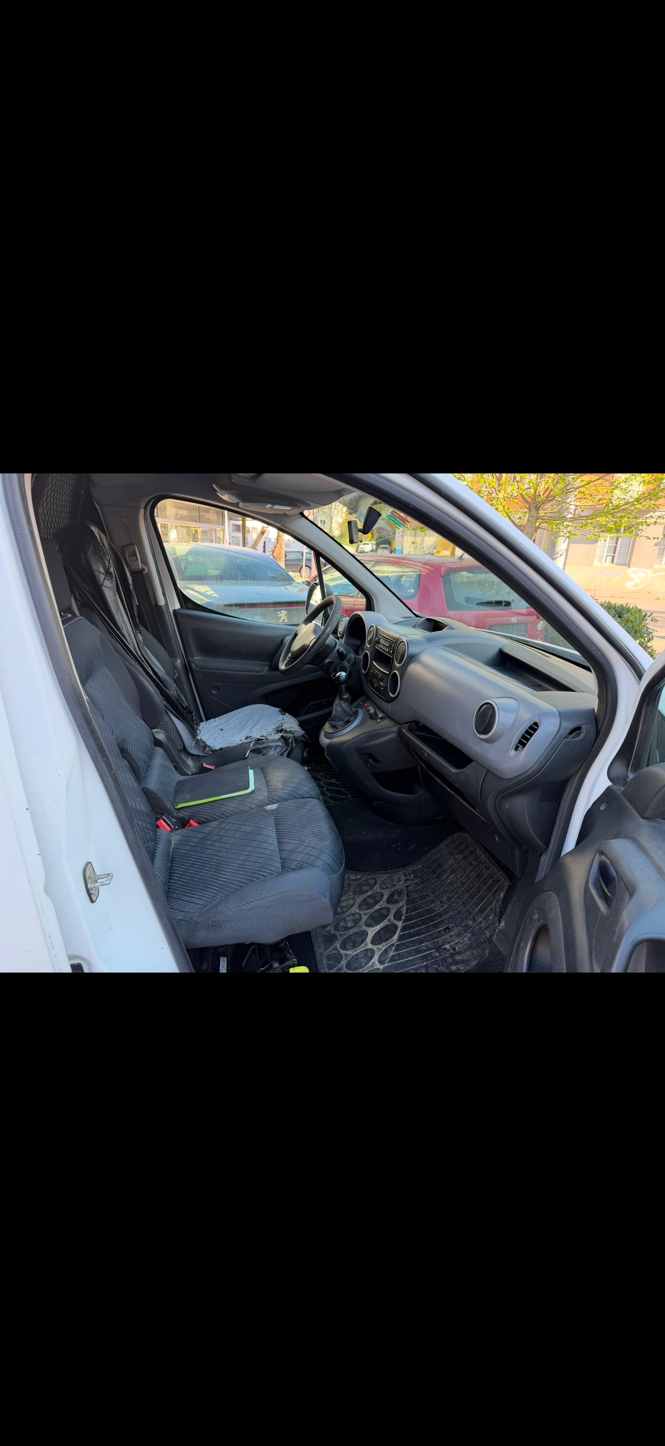 PEUGEOT Partner 1.6 HDI Urban-image-6