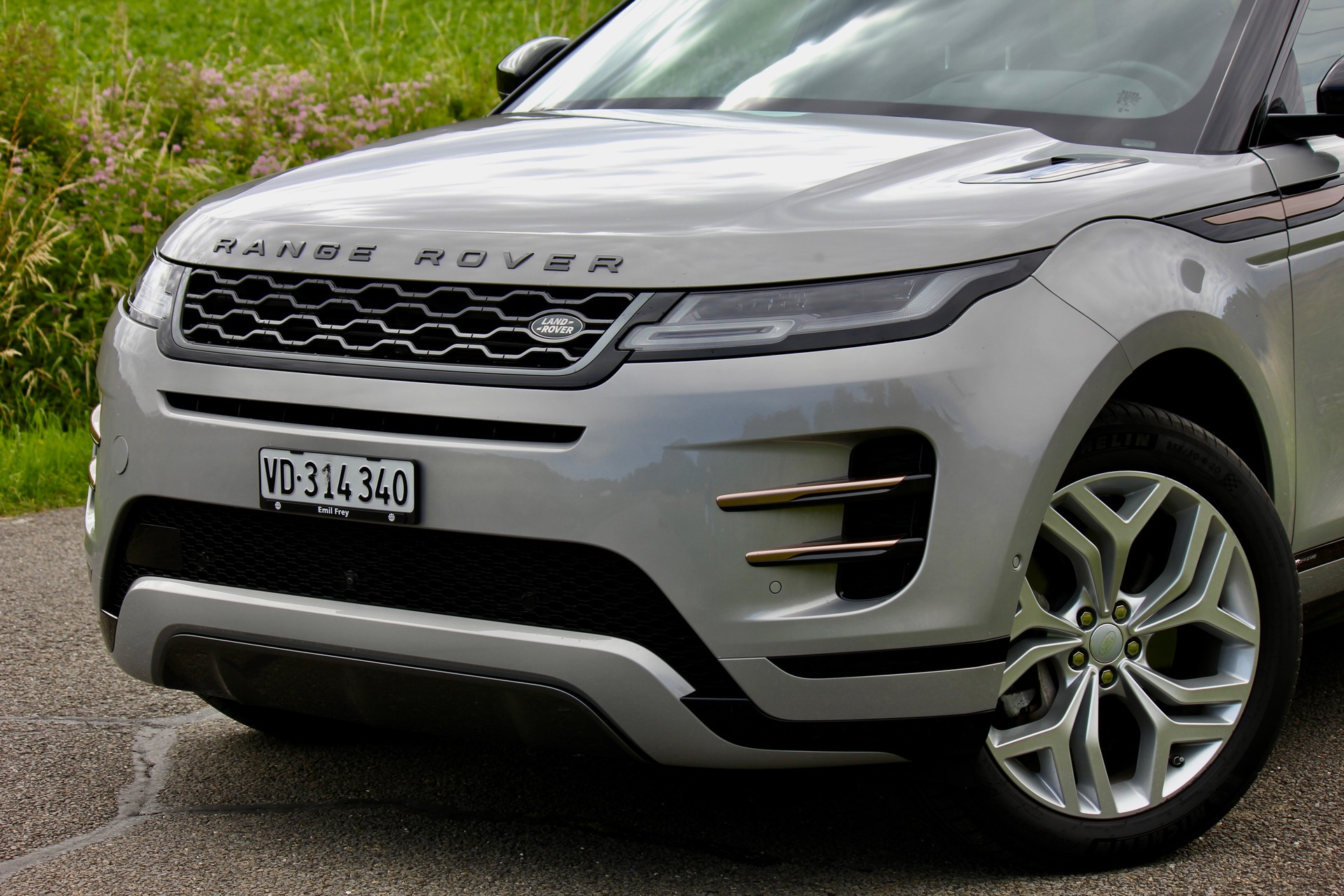LAND ROVER 1.5 T 300e R-Dynamic SE-image-4