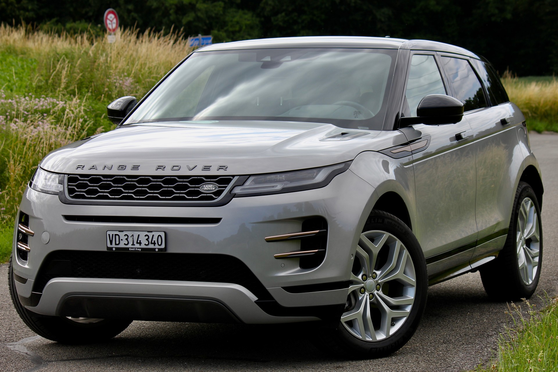LAND ROVER 1.5 T 300e R-Dynamic SE-image-0