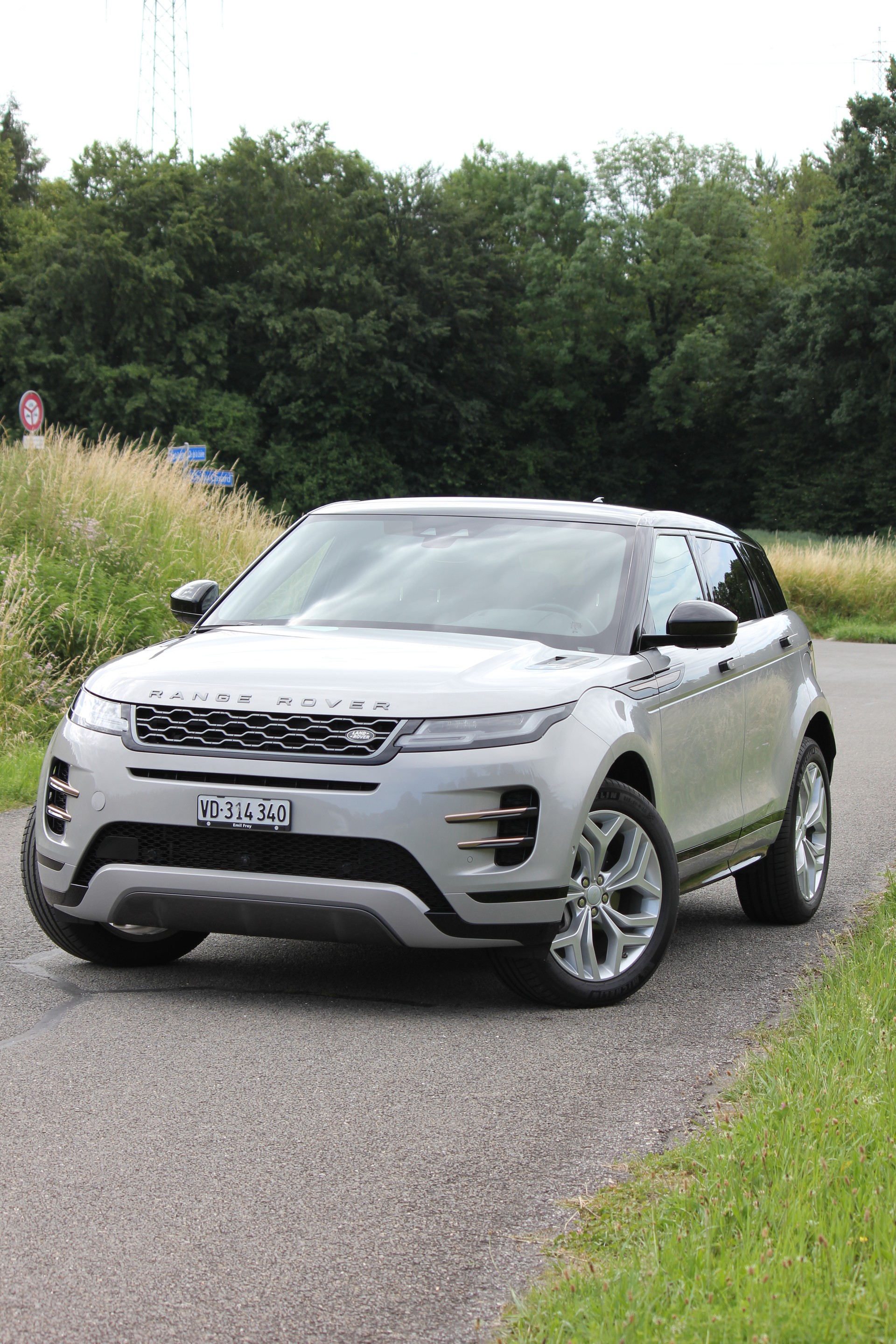 LAND ROVER 1.5 T 300e R-Dynamic SE-image-2