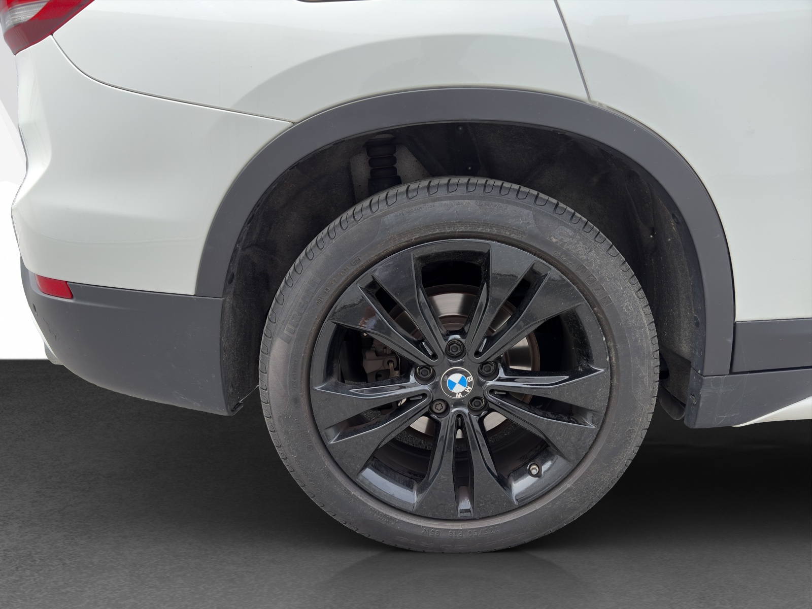 BMW X1 18d xDrive-image-21