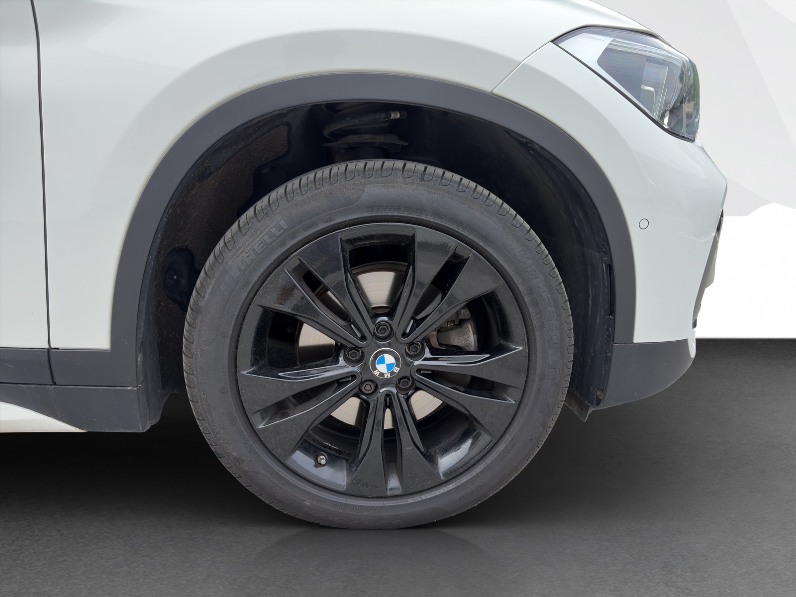 BMW X1 18d xDrive-image-22