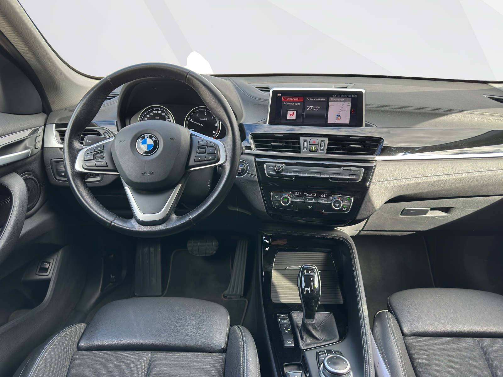 BMW X1 18d xDrive-image-10