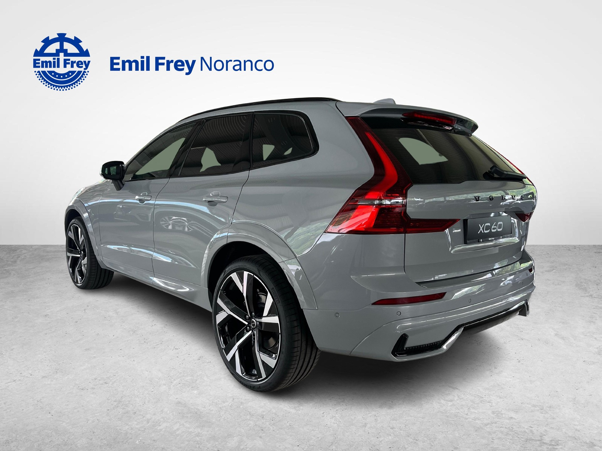 VOLVO XC60 2.0 B5 MH Black Edition AWD-image-2