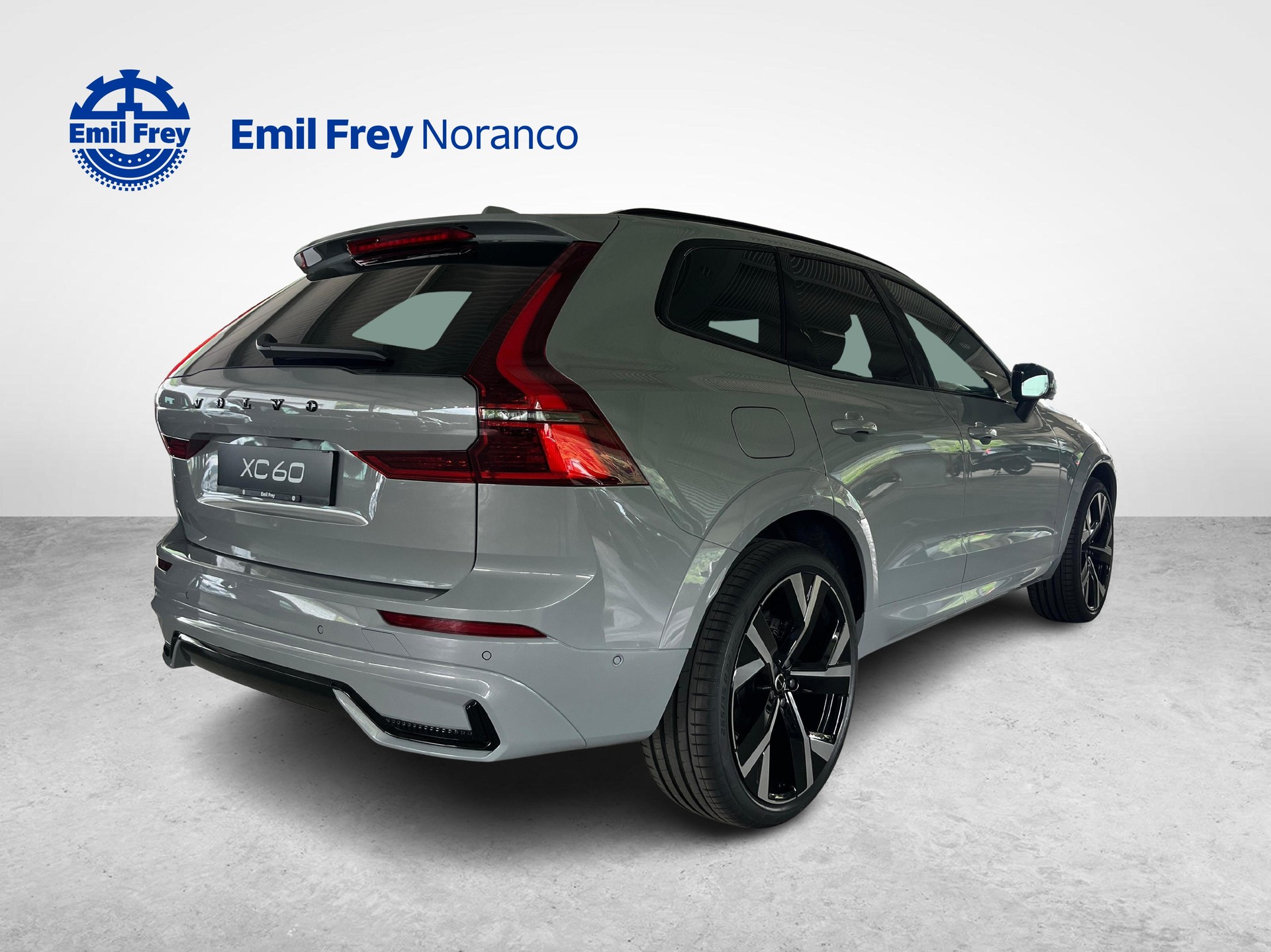 VOLVO XC60 2.0 B5 MH Black Edition AWD-image-4
