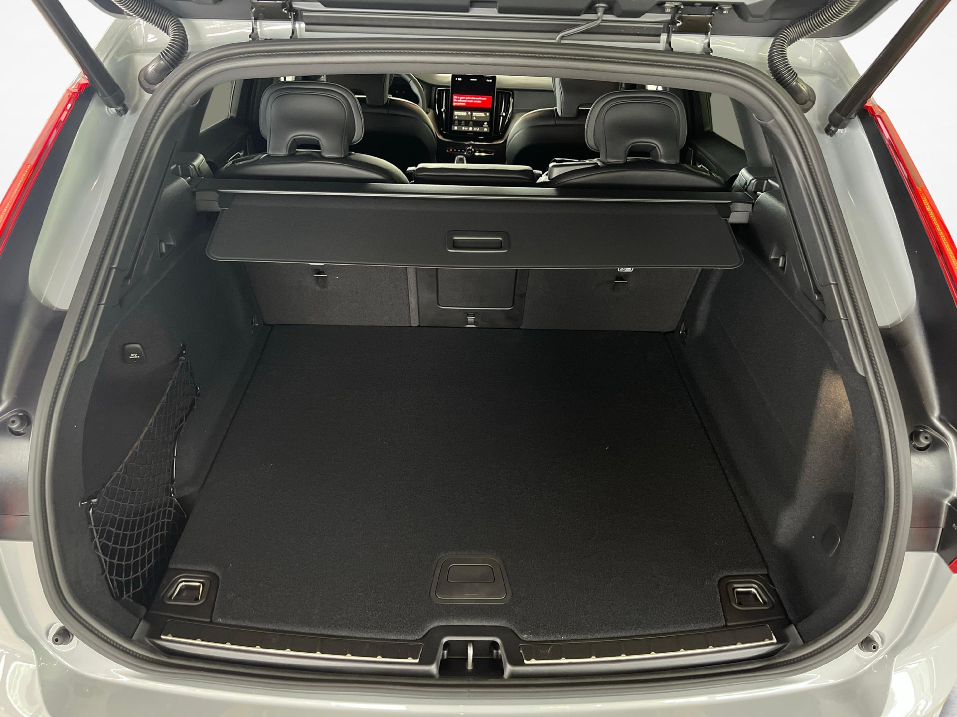 VOLVO XC60 2.0 B5 MH Black Edition AWD-image-15