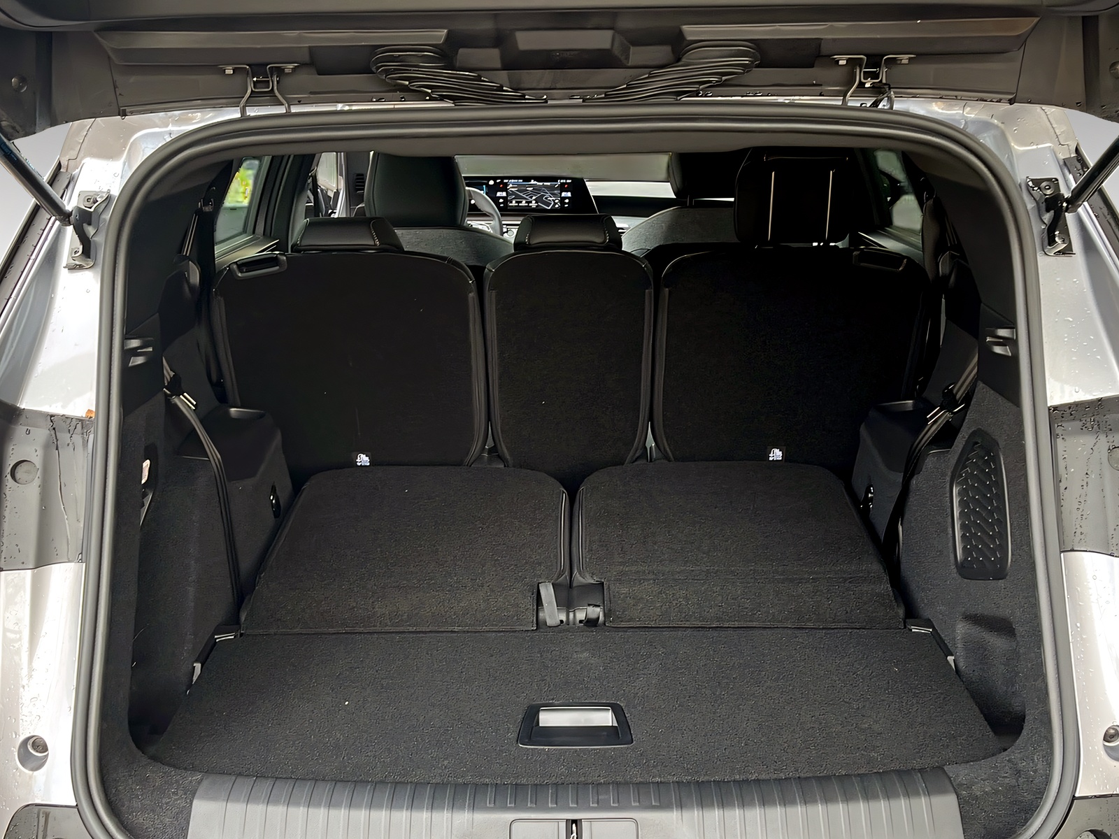 PEUGEOT 5008 1.2 Hybrid Allure Premium-image-18