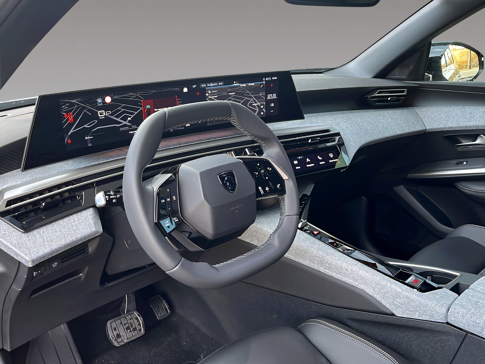 PEUGEOT 5008 1.2 Hybrid Allure Premium-image-6