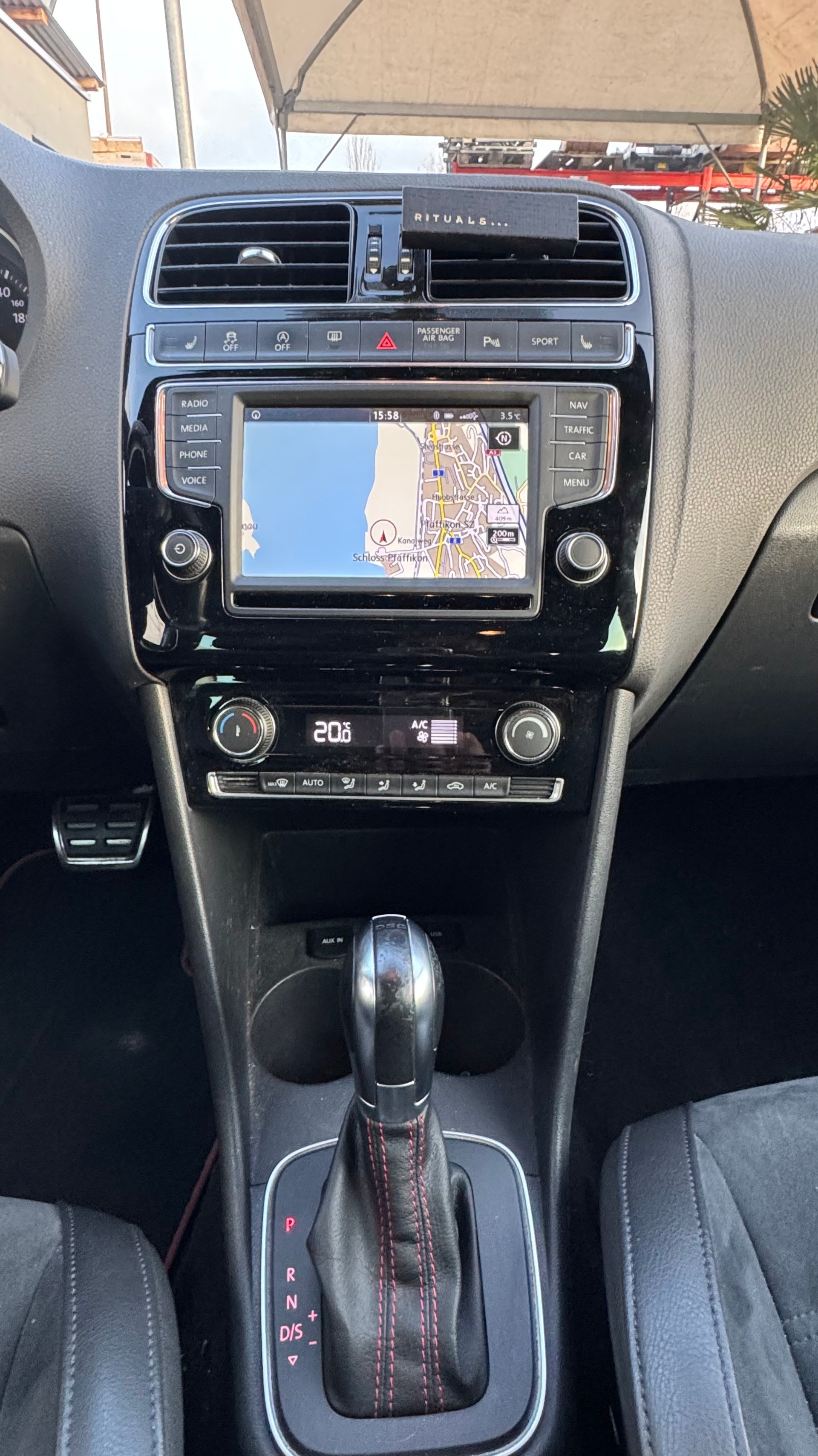 VW Polo 1.8 TSI GTI 230 Edition-image-26