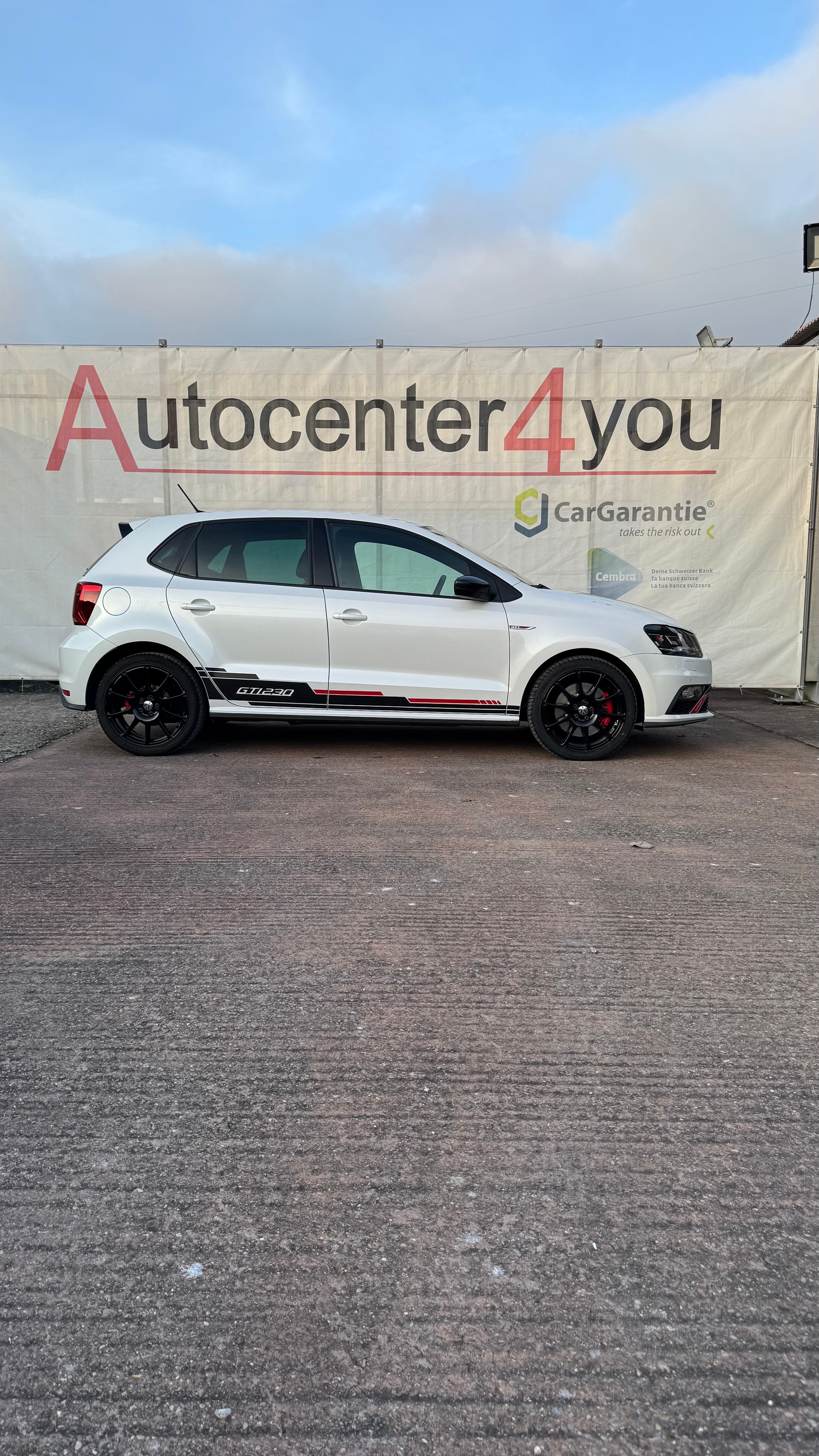 VW Polo 1.8 TSI GTI 230 Edition-image-4