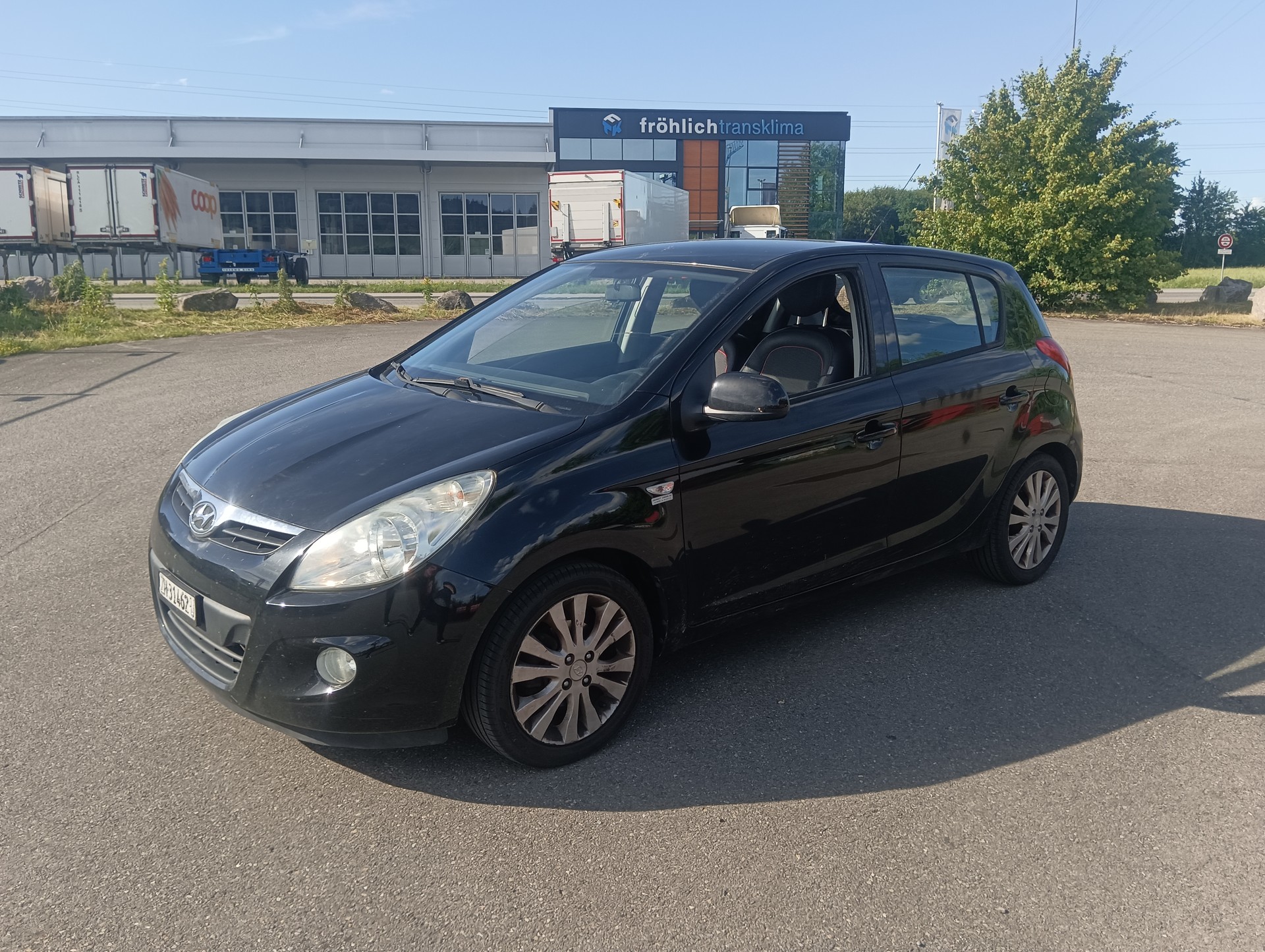 HYUNDAI i20 1.6 Premium-image-2