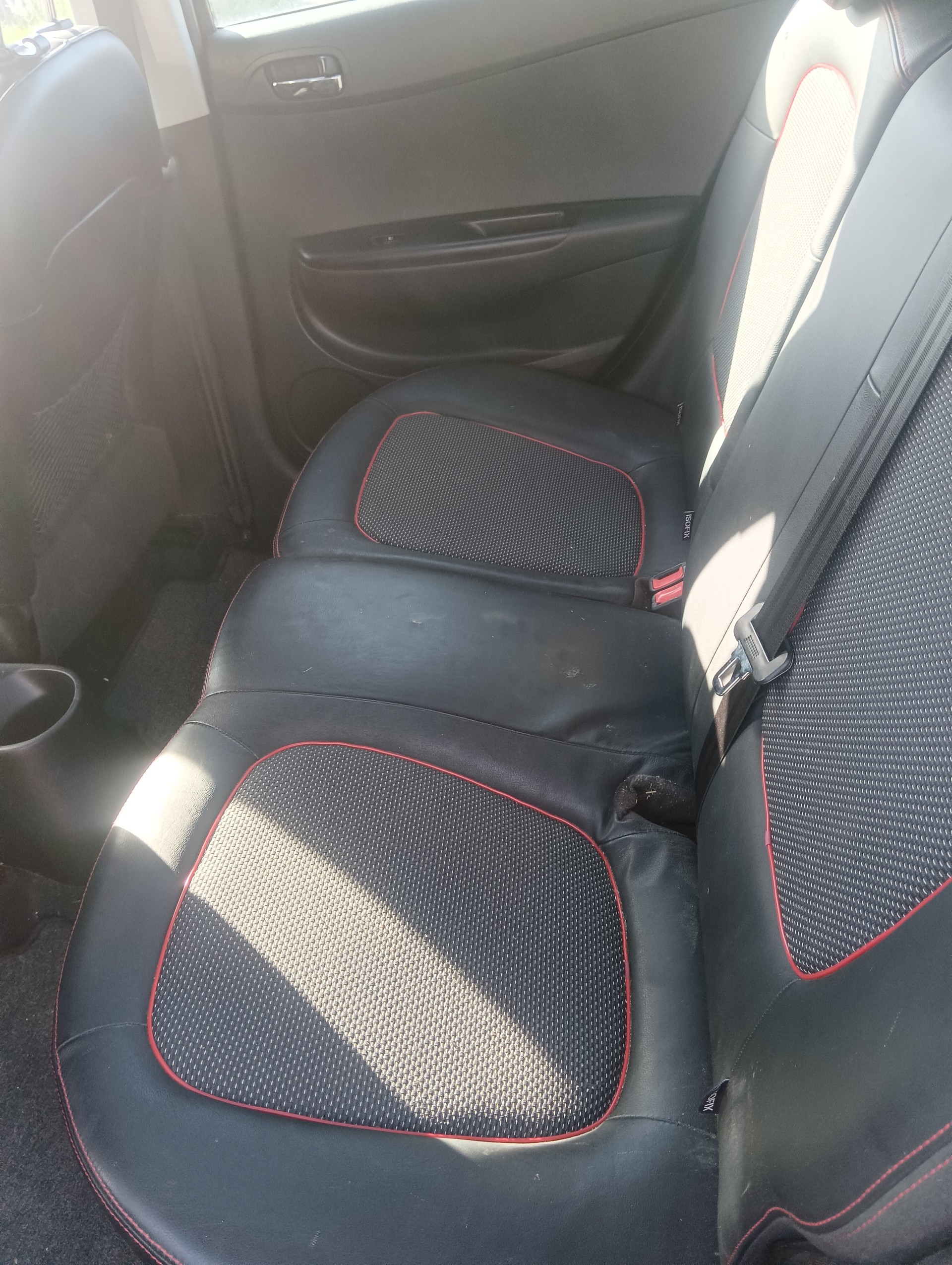 HYUNDAI i20 1.6 Premium-image-3