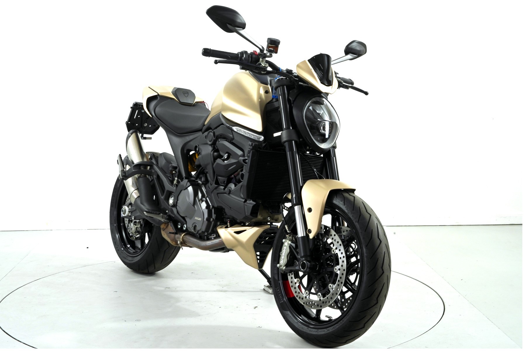DUCATI 937 Monster + ABS-showroom-element-1