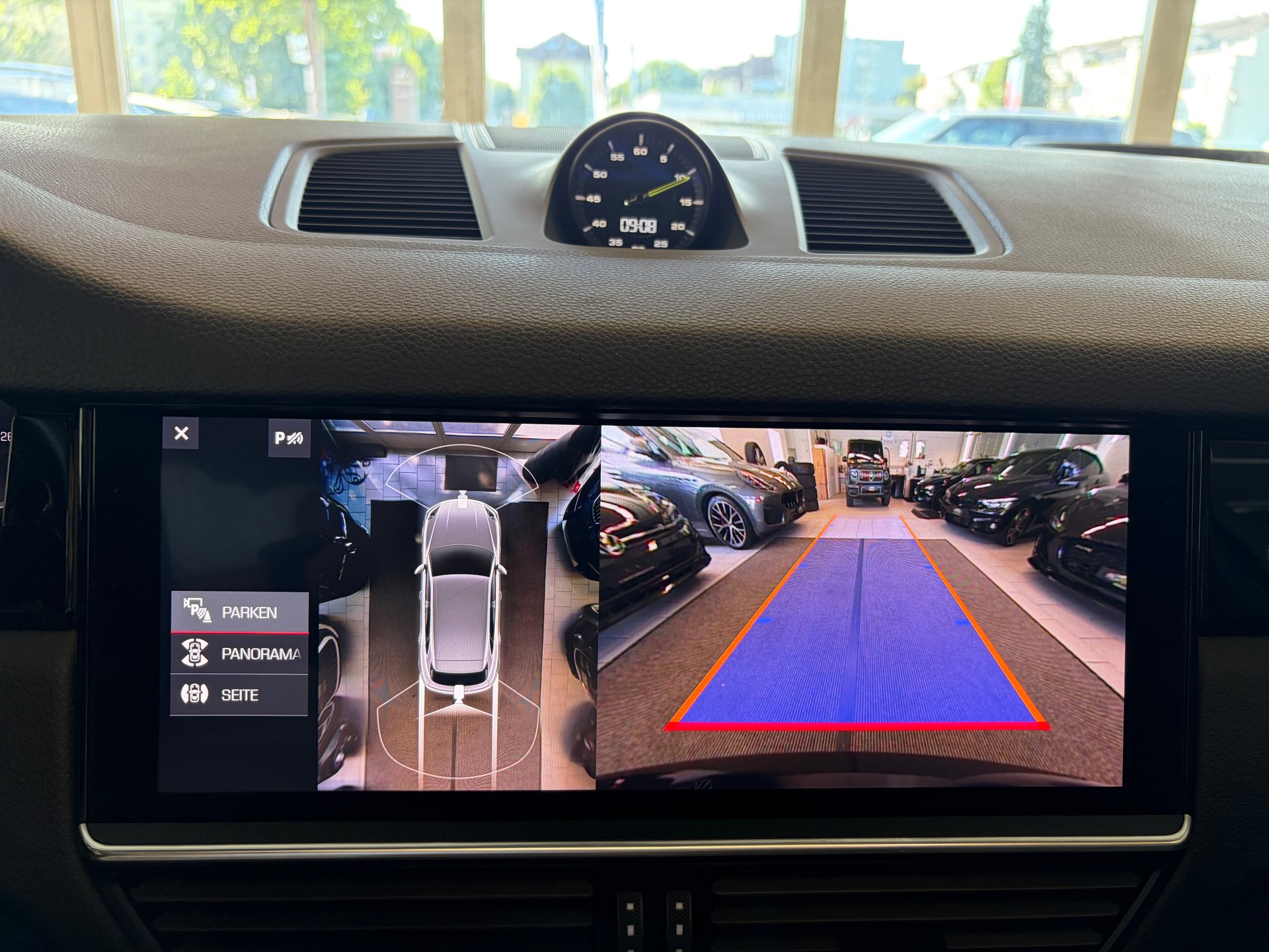 PORSCHE Cayenne E-Hybrid | CH | Swiss | Porsche Approved Garantie 04/2027 | Panorama | 21" RS | Komfortsitze Memory |-image-16