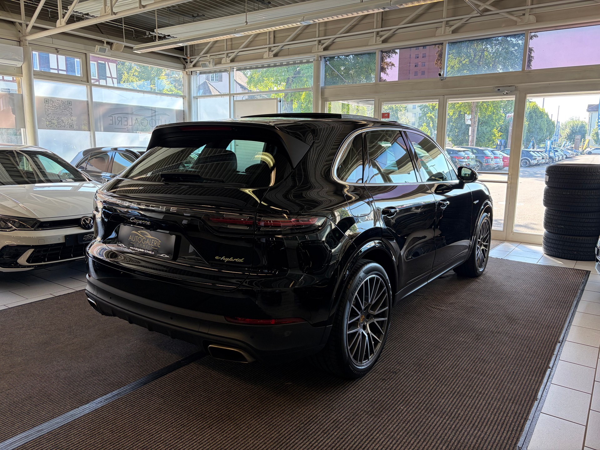PORSCHE Cayenne E-Hybrid | CH | Swiss | Porsche Approved Garantie 04/2027 | Panorama | 21" RS | Komfortsitze Memory |-image-29