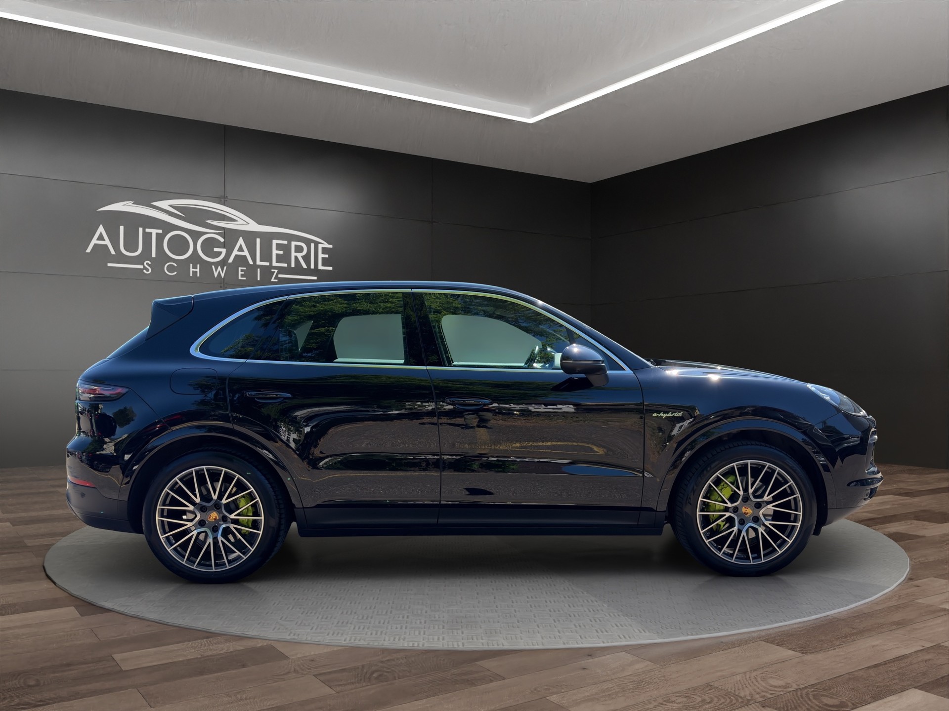 PORSCHE Cayenne E-Hybrid | CH | Swiss | Porsche Approved Garantie 04/2027 | Panorama | 21" RS | Komfortsitze Memory |-image-5