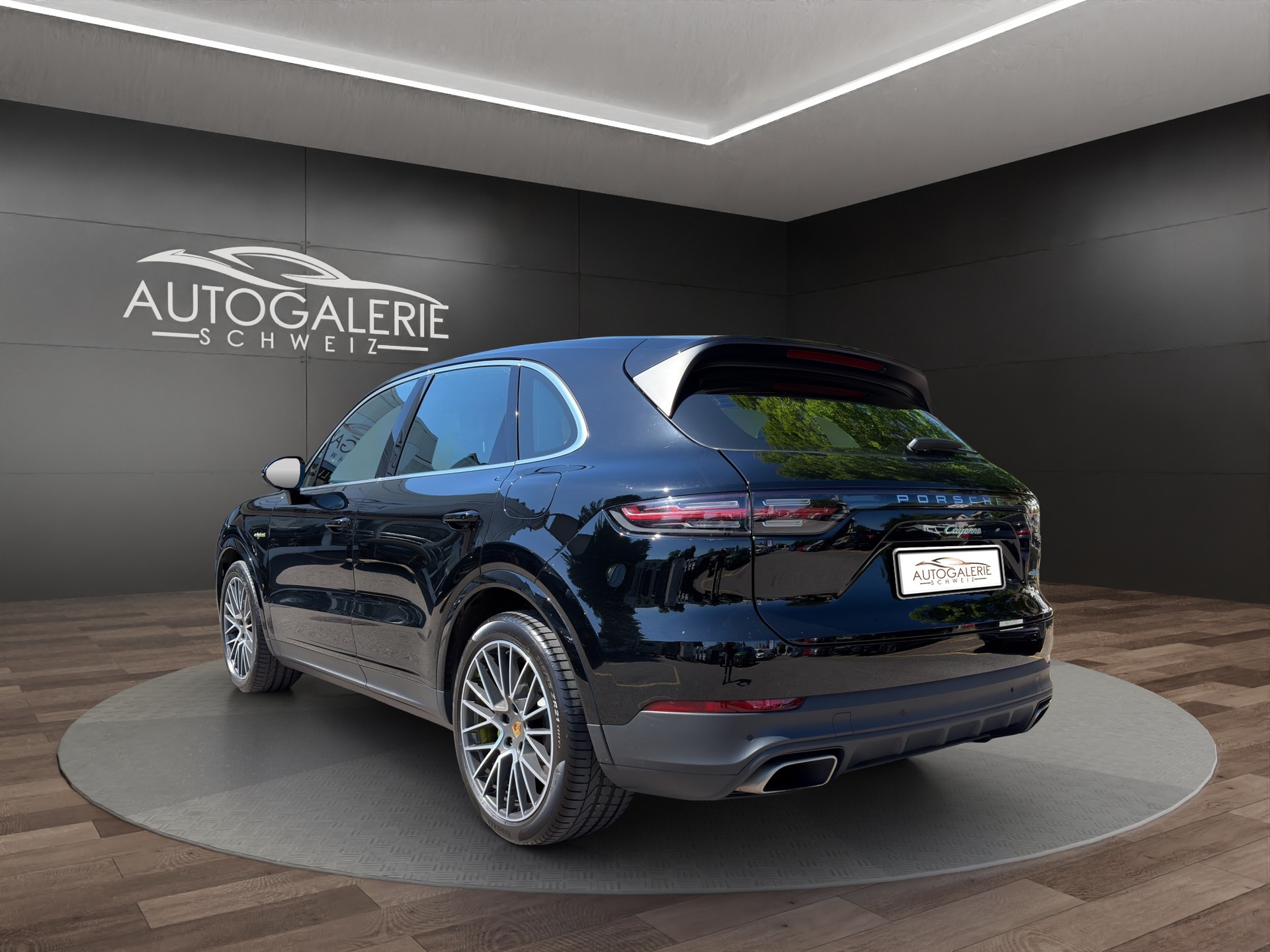 PORSCHE Cayenne E-Hybrid | CH | Swiss | Porsche Approved Garantie 04/2027 | Panorama | 21" RS | Komfortsitze Memory |-image-3