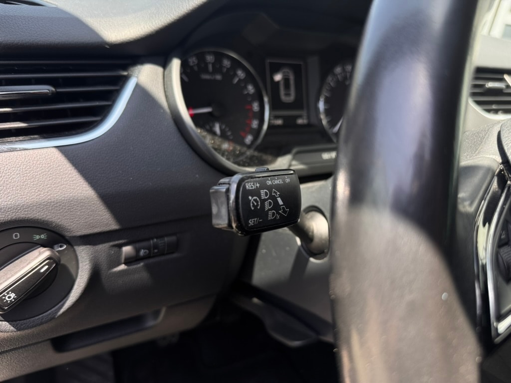 SKODA Octavia Combi 1.6 TDI GreenLine-image-11