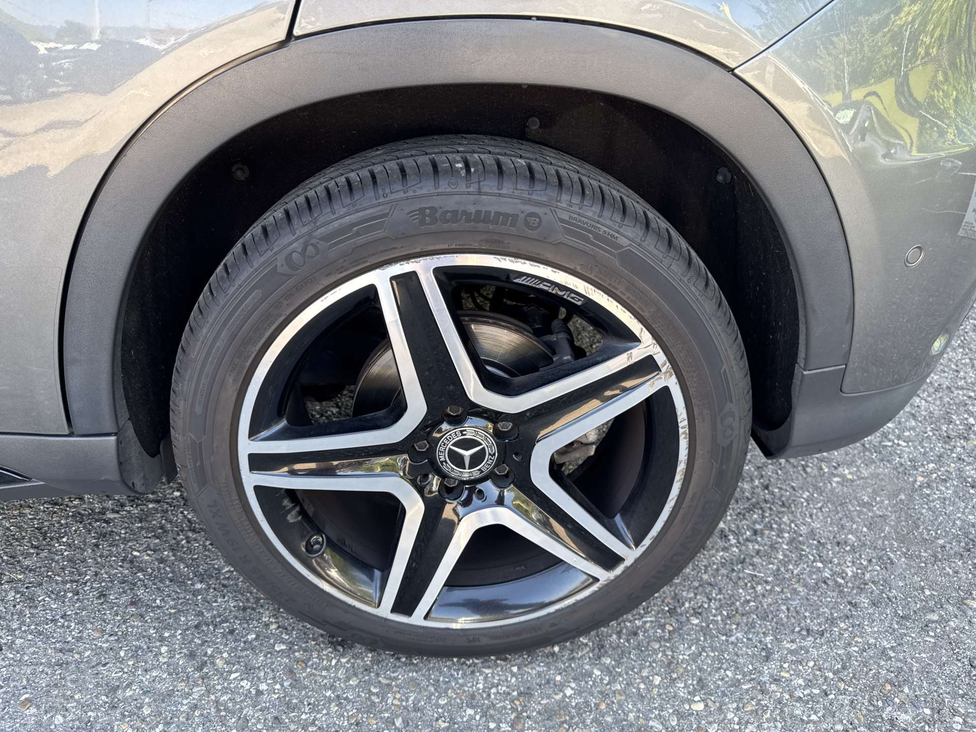 MERCEDES-BENZ GLA 220 AMG Line 4Matic DCT-Automat-image-9