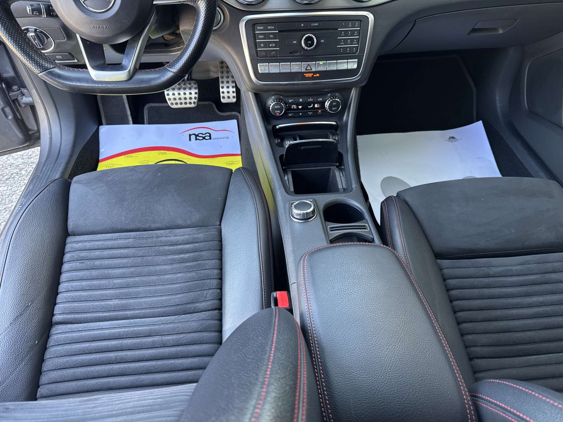 MERCEDES-BENZ GLA 220 AMG Line 4Matic DCT-Automat-image-13