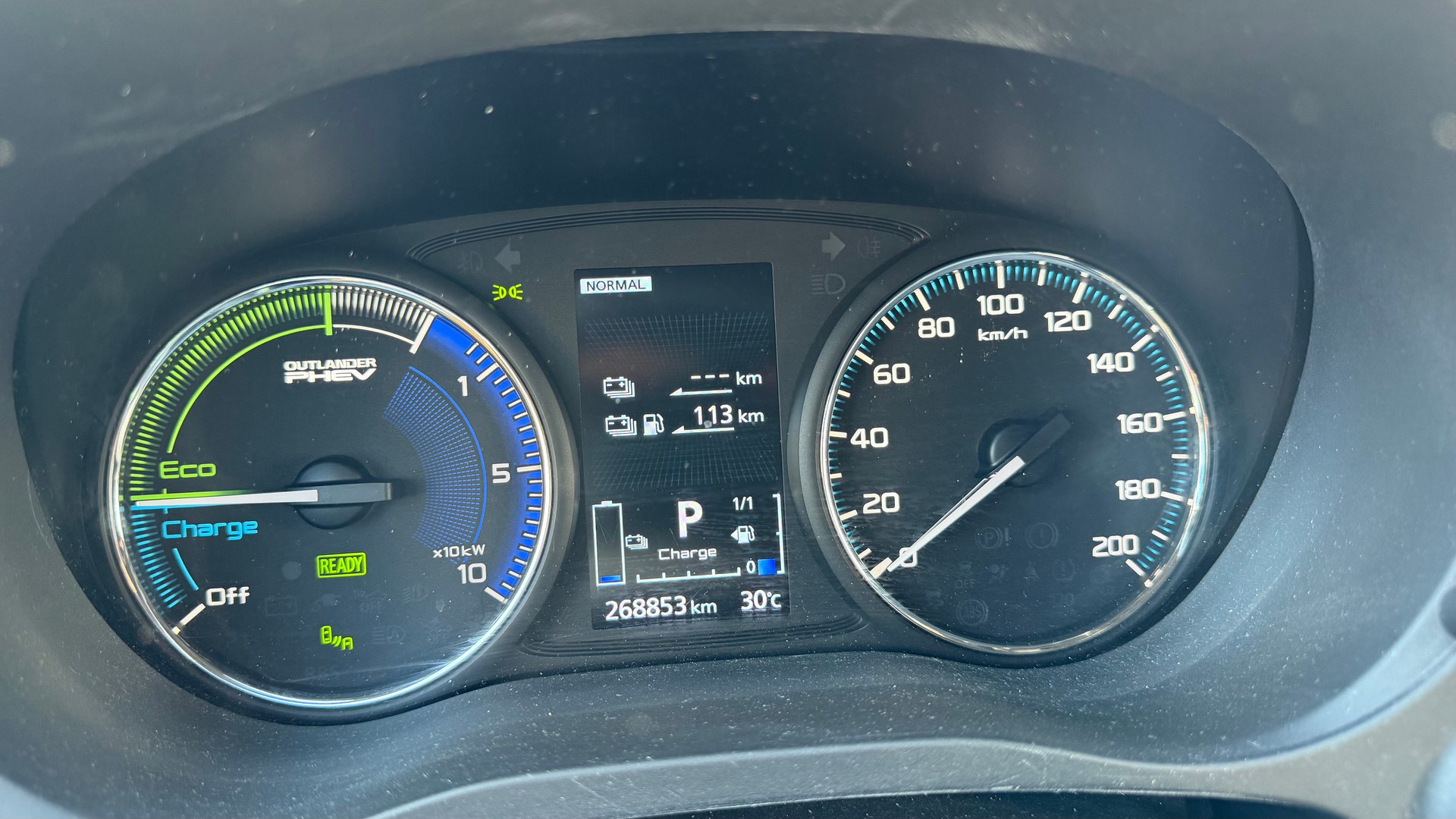 MITSUBISHI Outlander 2.4 PHEV Diamond S-Edition 4WD Automatic-image-12
