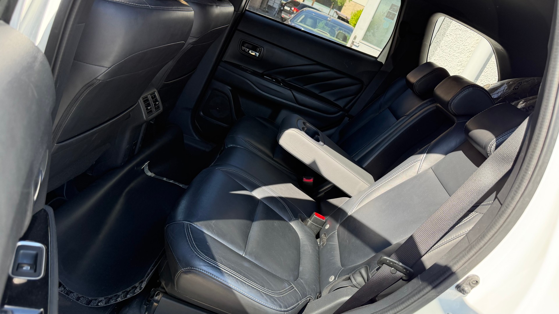 MITSUBISHI Outlander 2.4 PHEV Diamond S-Edition 4WD Automatic-image-9