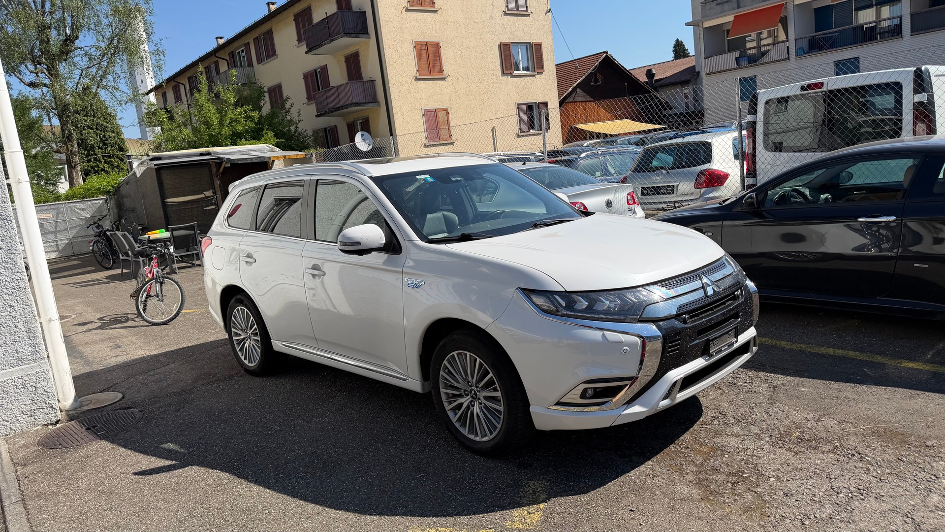 MITSUBISHI Outlander 2.4 PHEV Diamond S-Edition 4WD Automatic-image-1