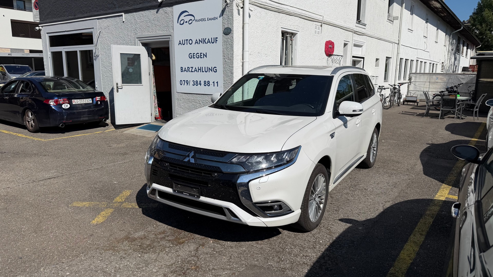 MITSUBISHI Outlander 2.4 PHEV Diamond S-Edition 4WD Automatic-image-0
