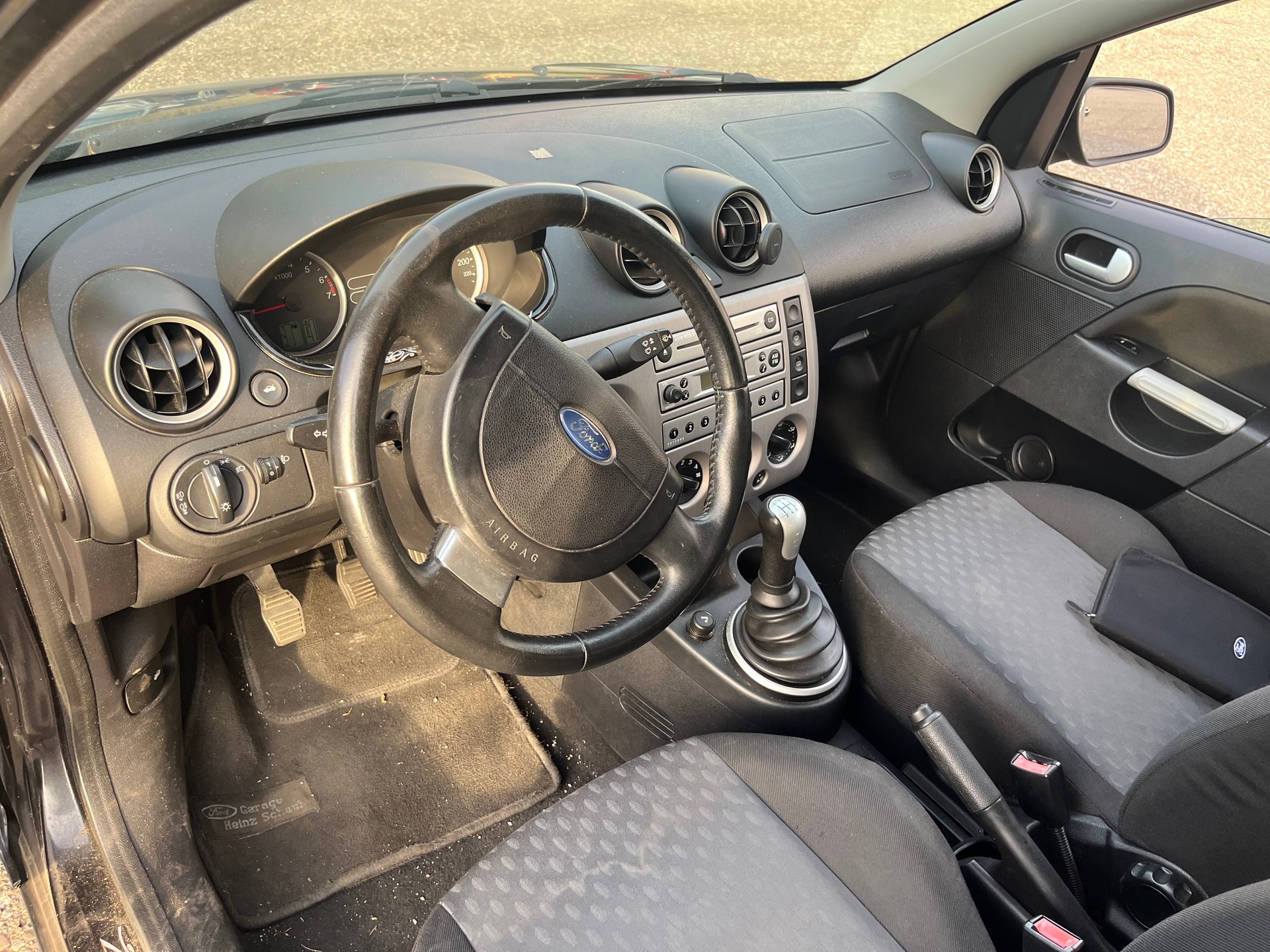 FORD Fiesta 1.6 16V Trend-image-4