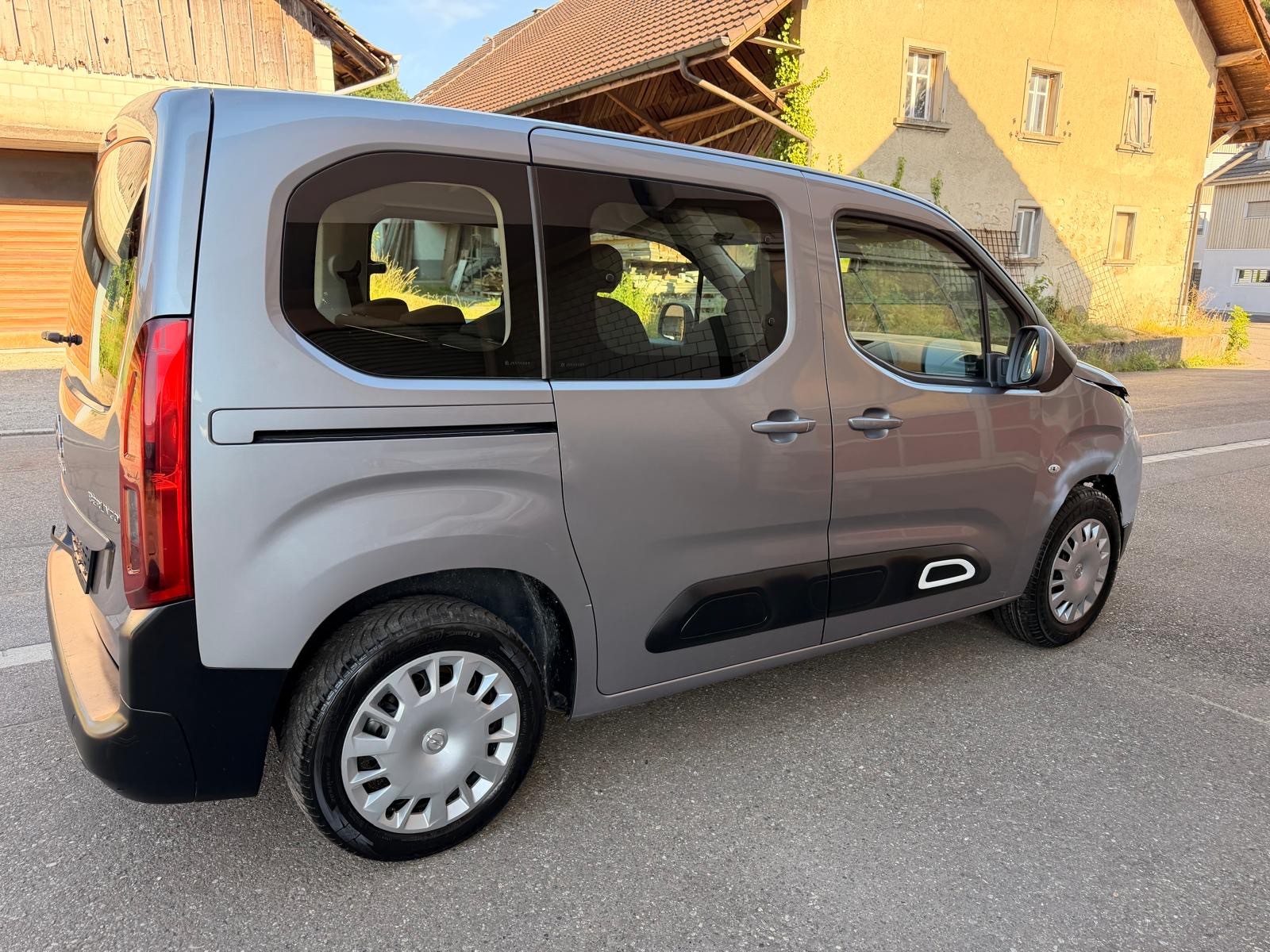 CITROEN Berlingo 1.5 BlueHDi Live-image-2