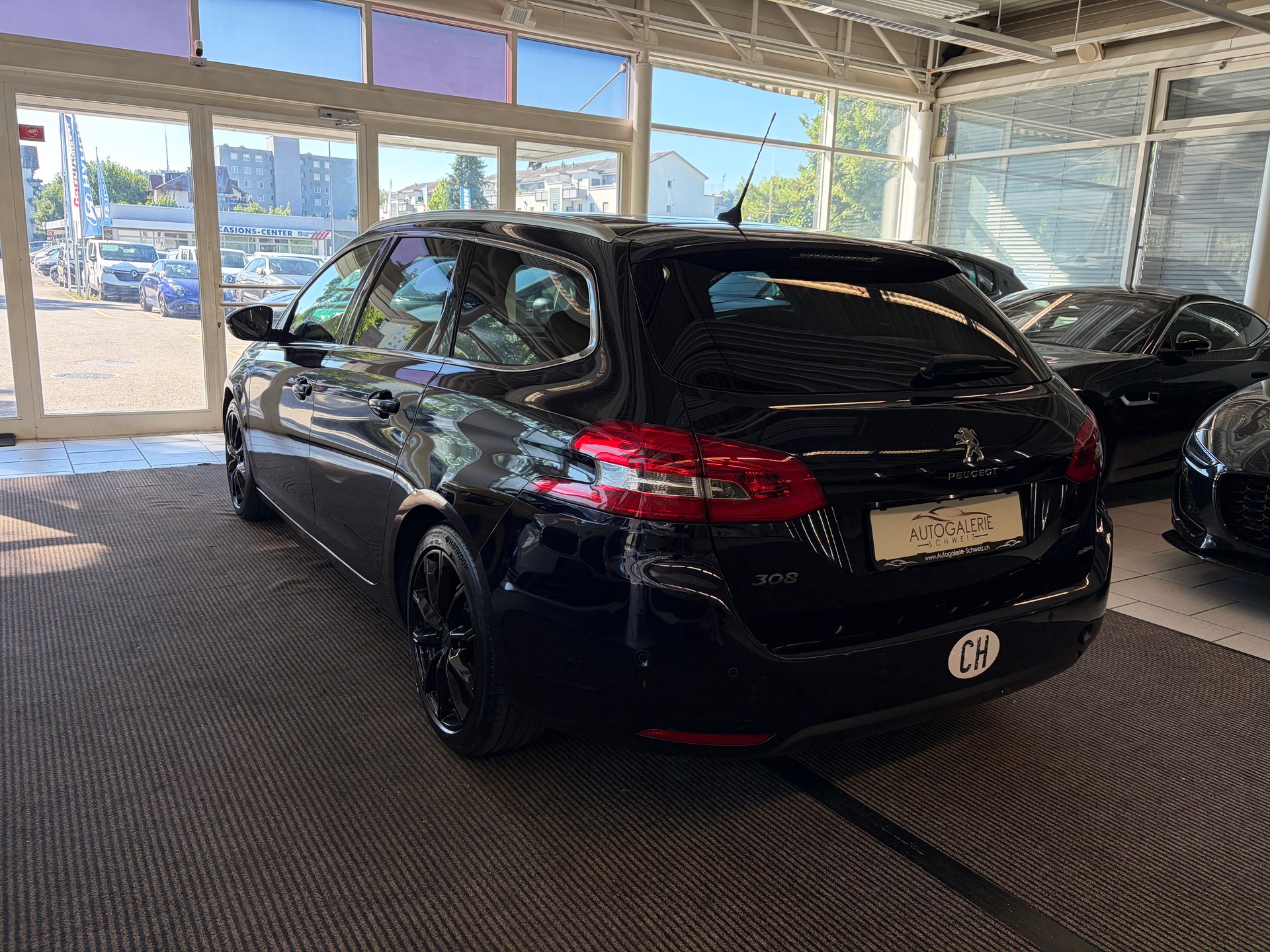 PEUGEOT 308 SW 2.0 BlueHDI Allure Automatic | CH | MFK 05/2025 |-image-10