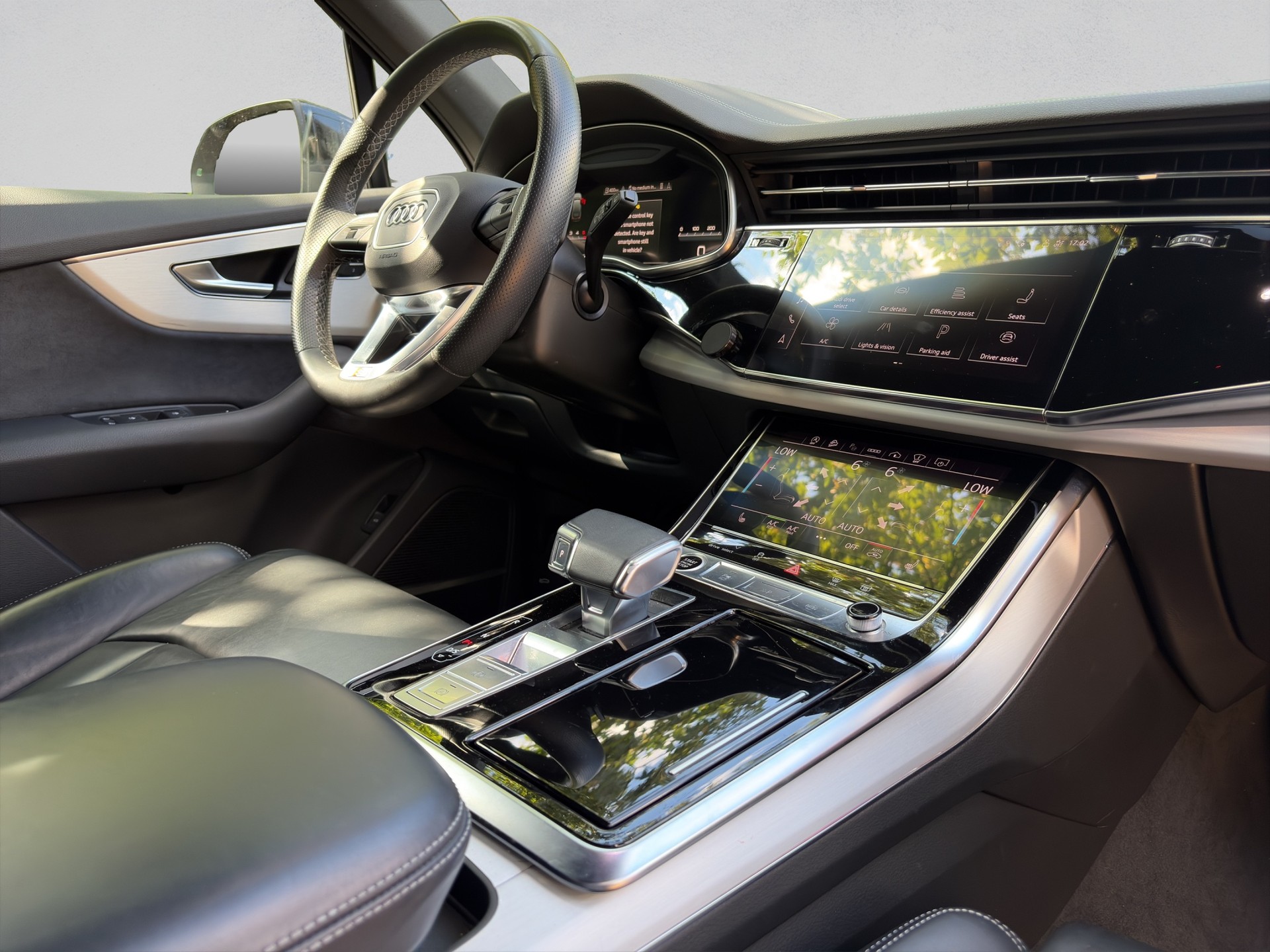 AUDI Q7 50 TDI quattro S Line tiptronic-image-9