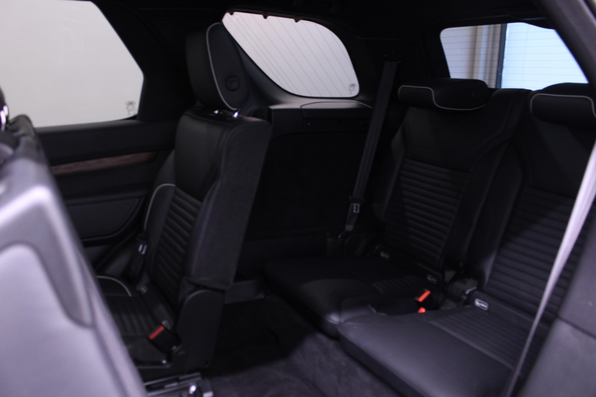 LAND ROVER Discovery 3.0 SDV6 HSE-image-9