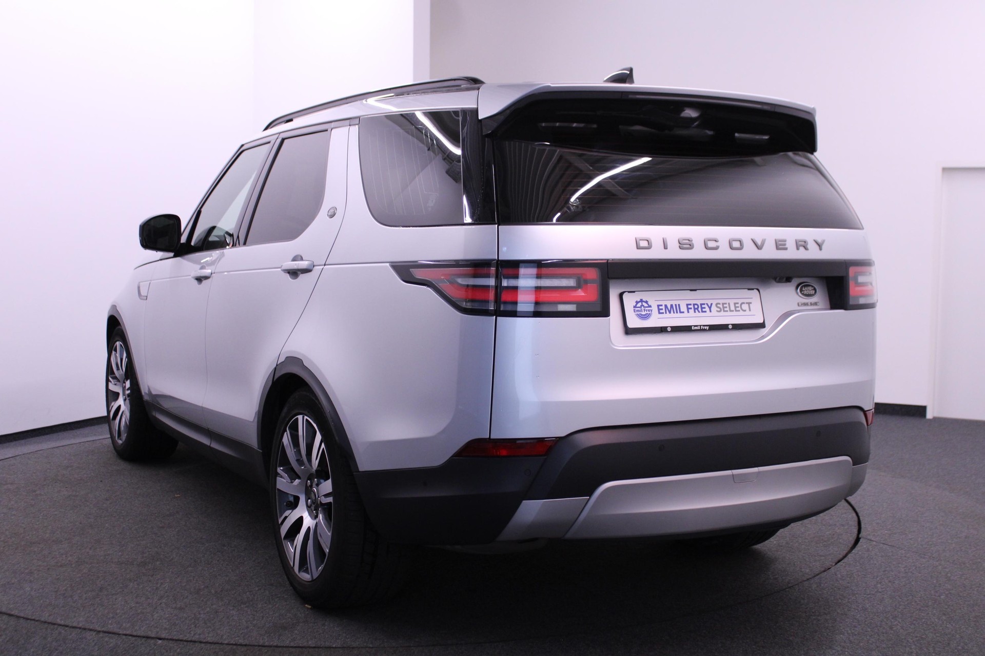LAND ROVER Discovery 3.0 SDV6 HSE-image-6