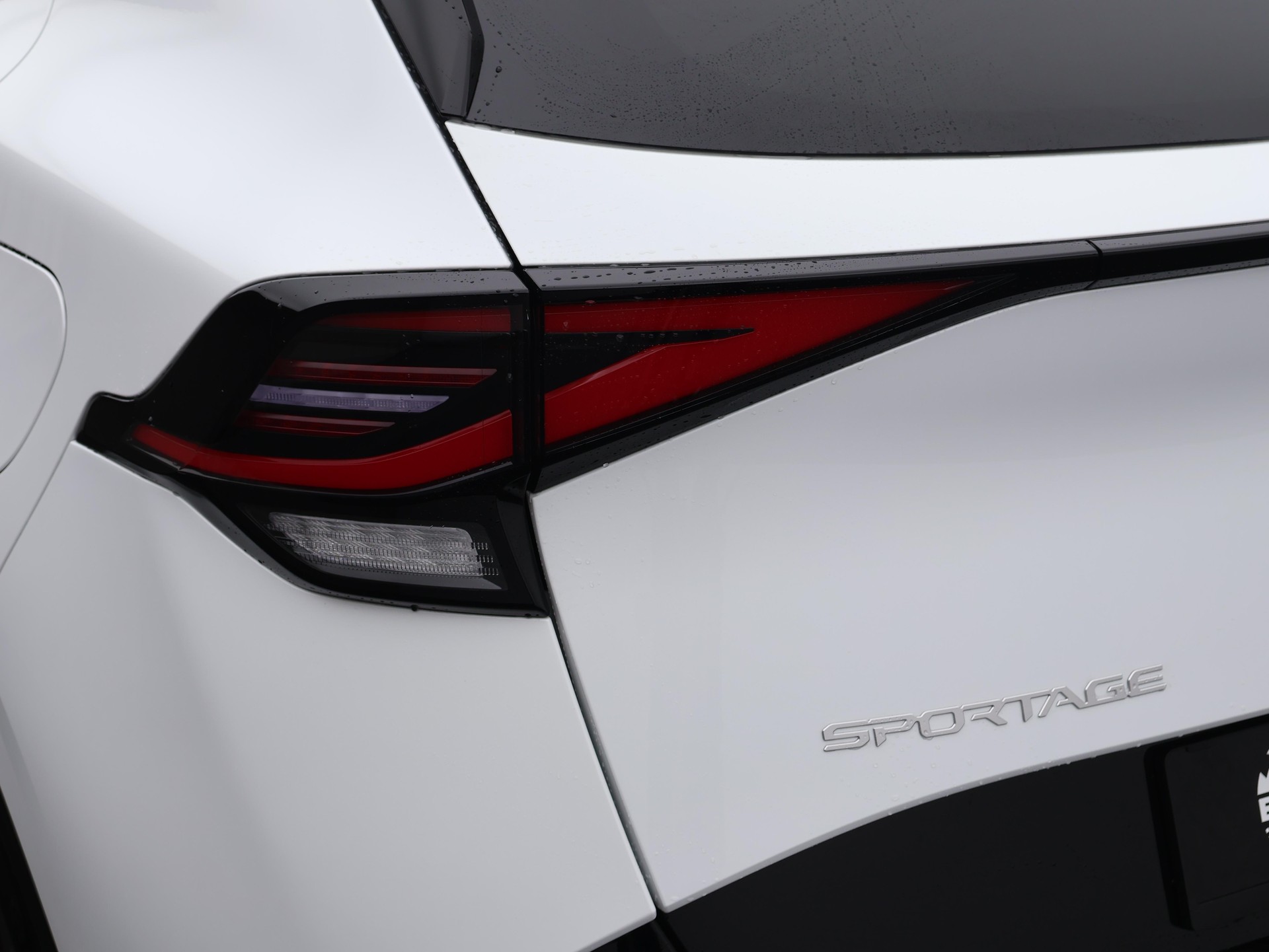 KIA Sportage 1.6 T-GDi PHEV GT-Line-image-18