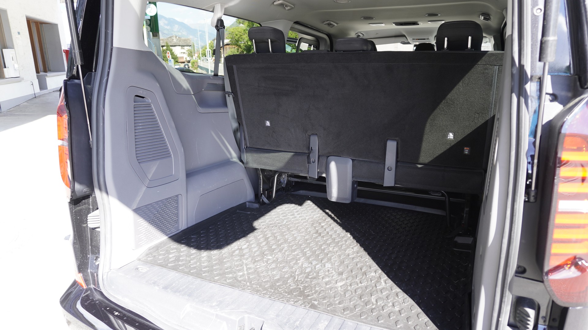 VW Caravelle 2.0 TDI Life LWB 4 Motion Aut 8-image-6