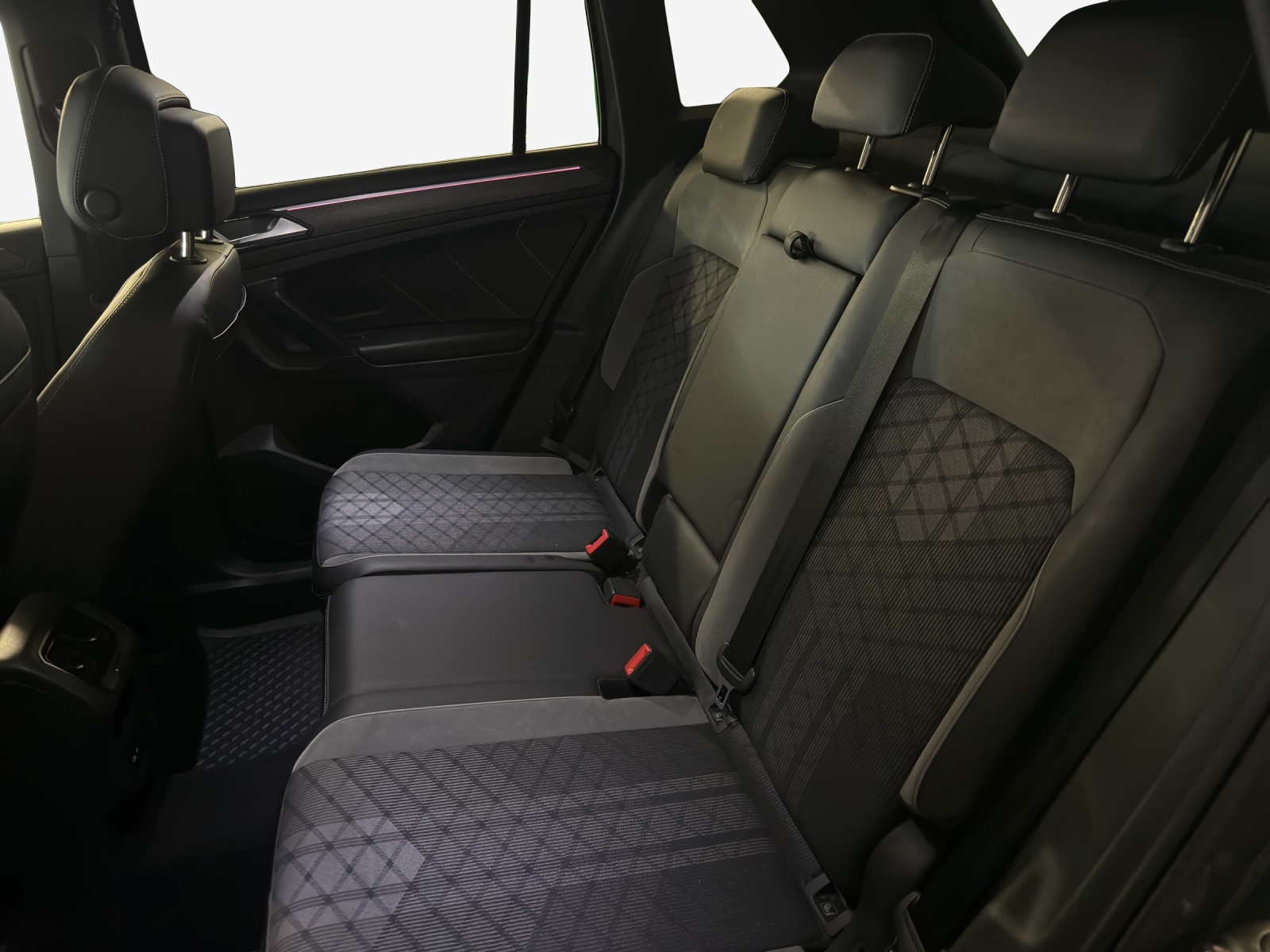 VW Tiguan 2.0TSI R-Line 4Motion DSG-image-11