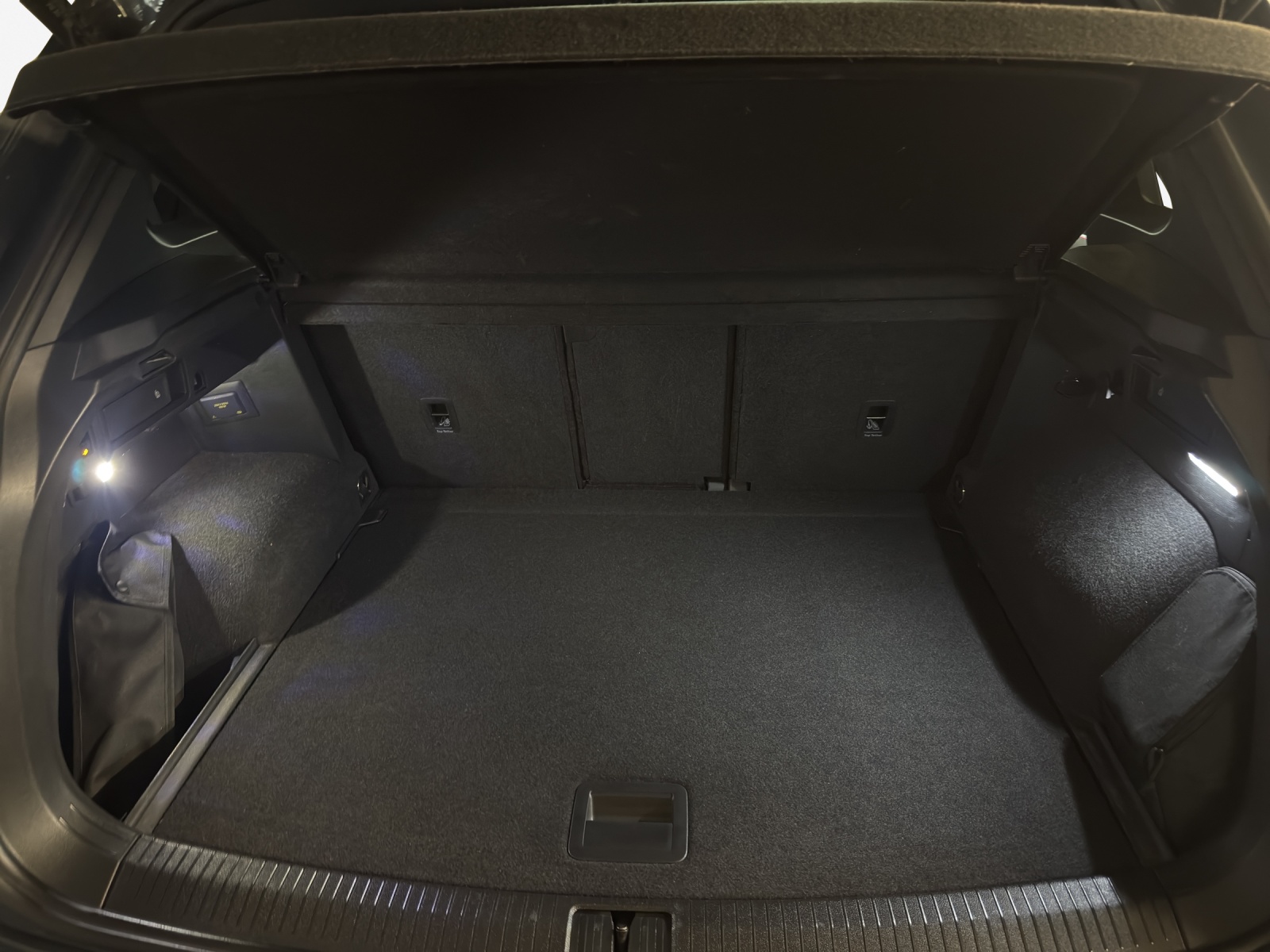 VW Tiguan 2.0TSI R-Line 4Motion DSG-image-12