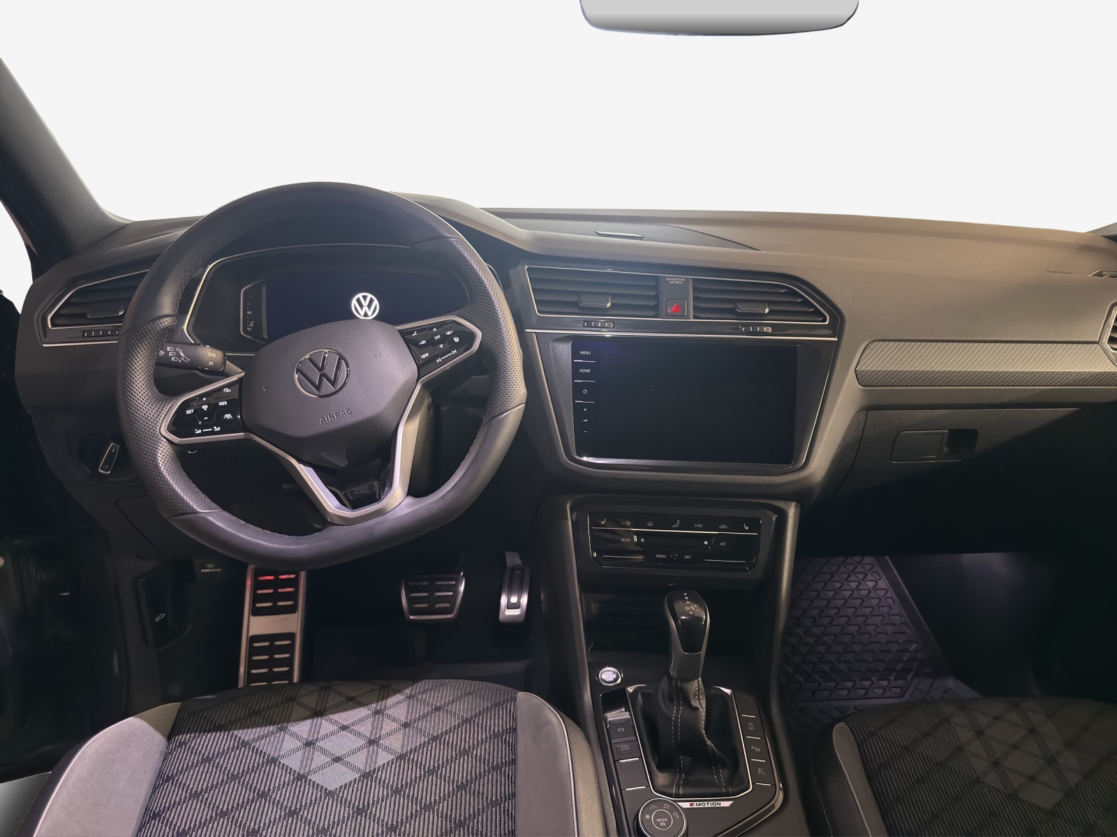 VW Tiguan 2.0TSI R-Line 4Motion DSG-image-8