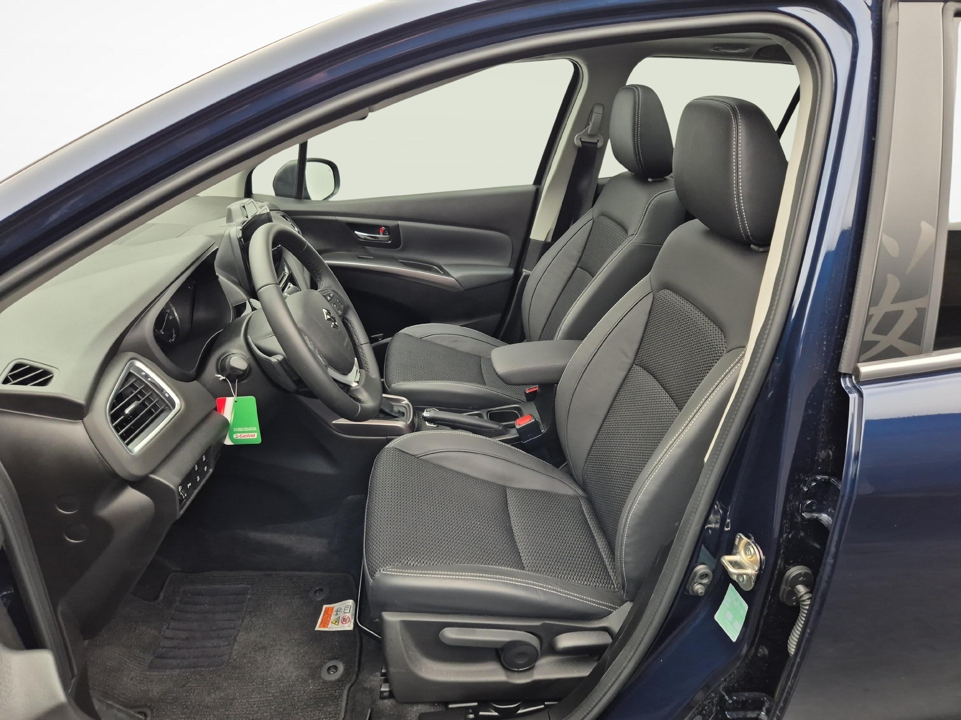 SUZUKI S-Cross 1.4 T Sakura Top Hybrid 4x4-showroom-element-2
